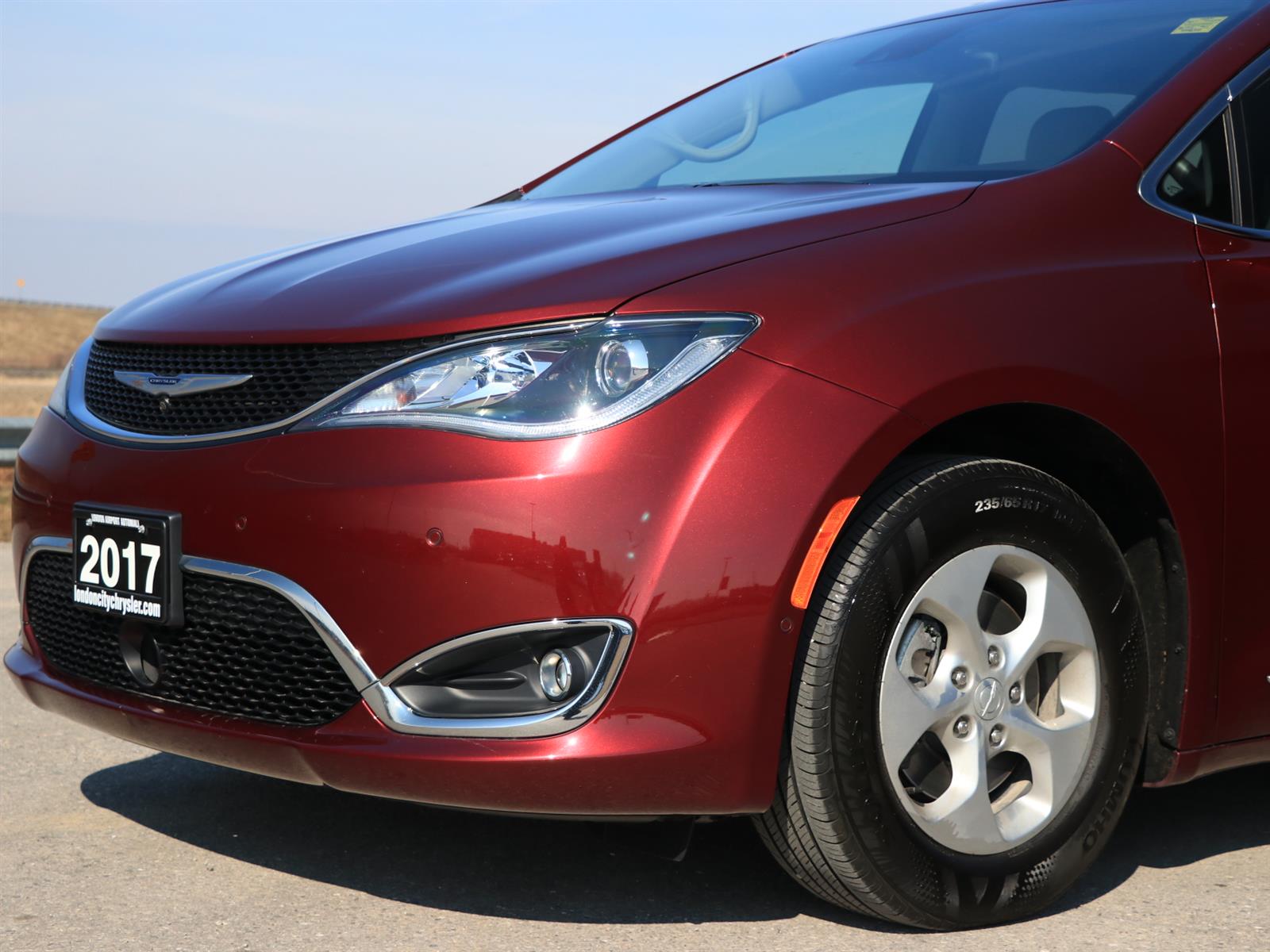 Used 2017 Chrysler Pacifica in London,ON