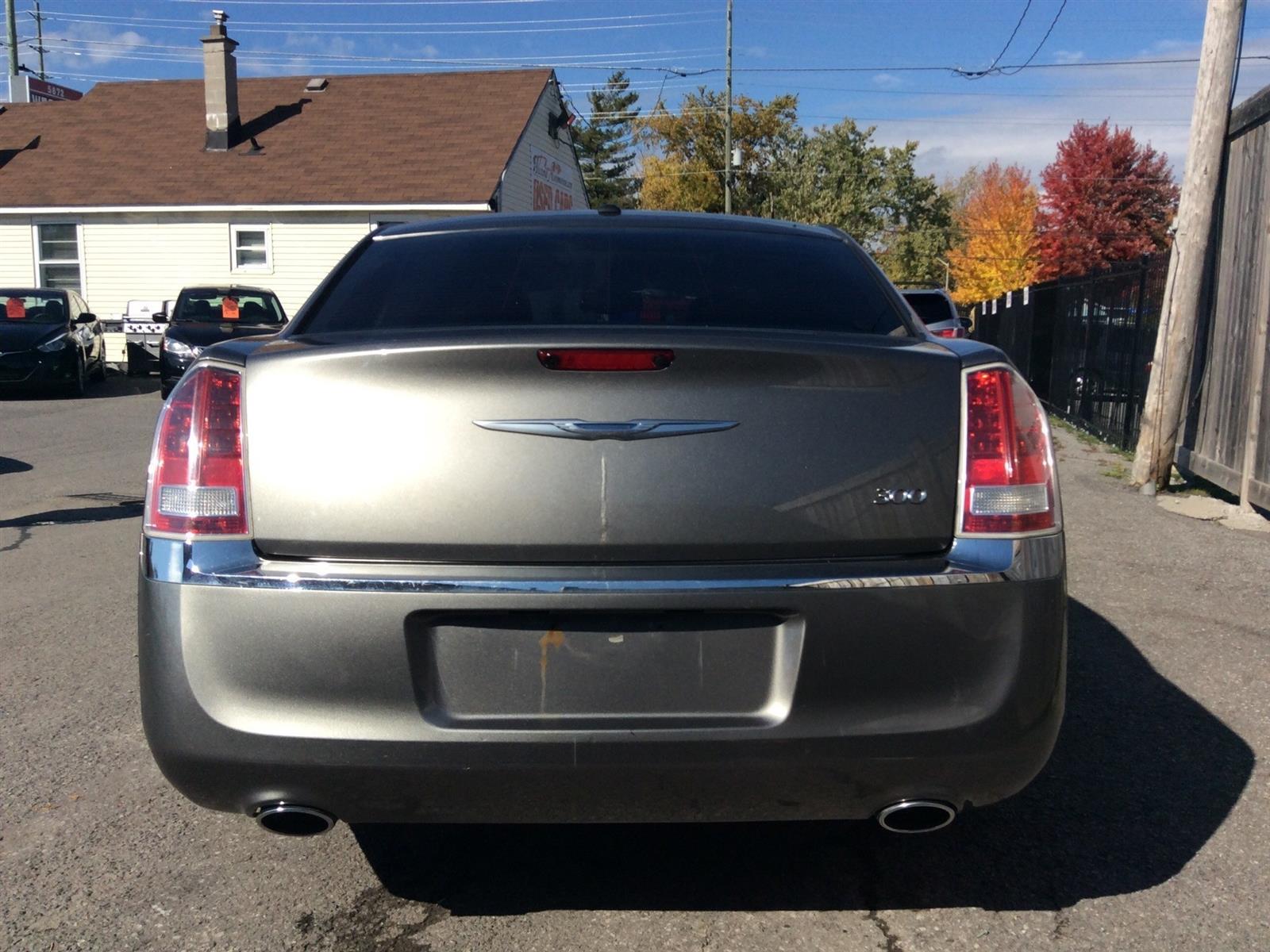 Used 2012 Chrysler 300 in Ottawa,ON