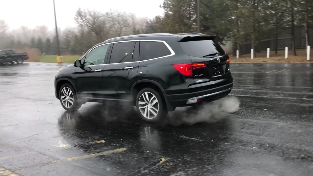 Used 2016 Honda PILOT TOURING 4WD in Cayuga,ON