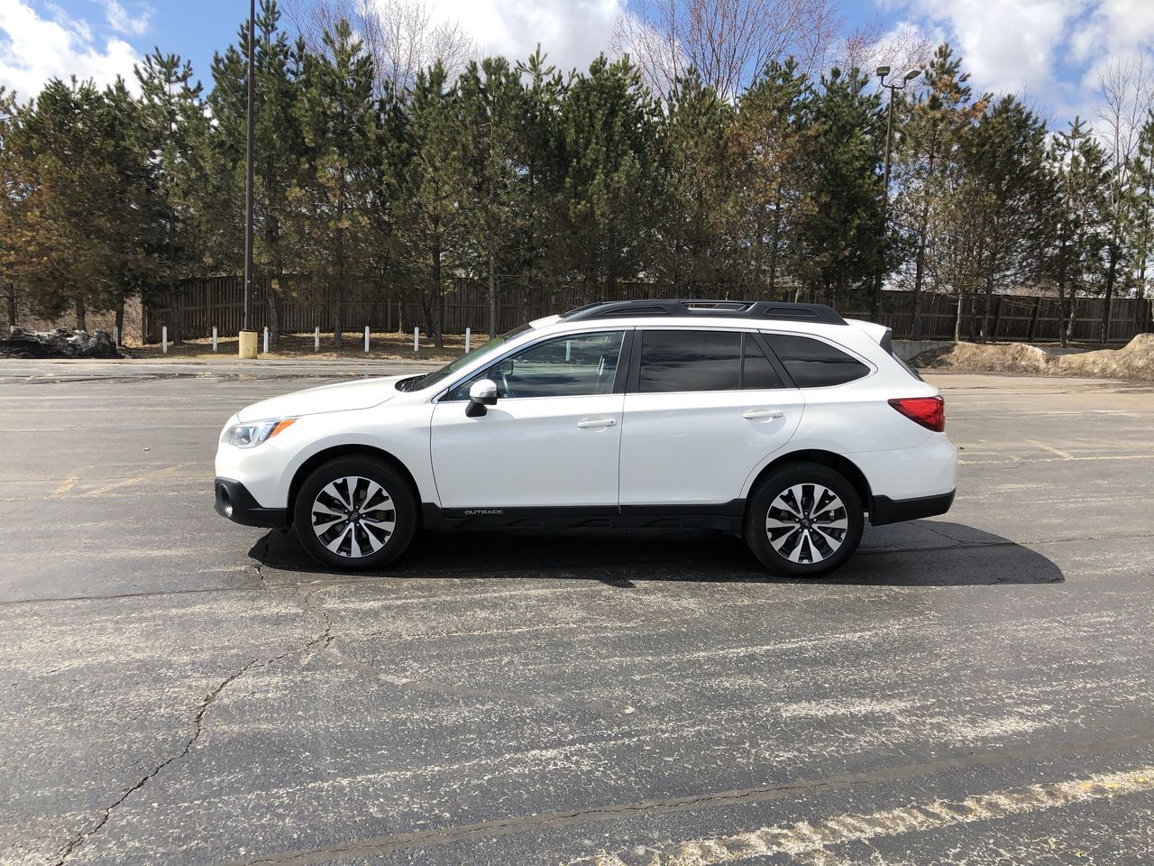 Used 2015 Subaru OUTBACK 3.6R LIMITED AWD in Cayuga,ON