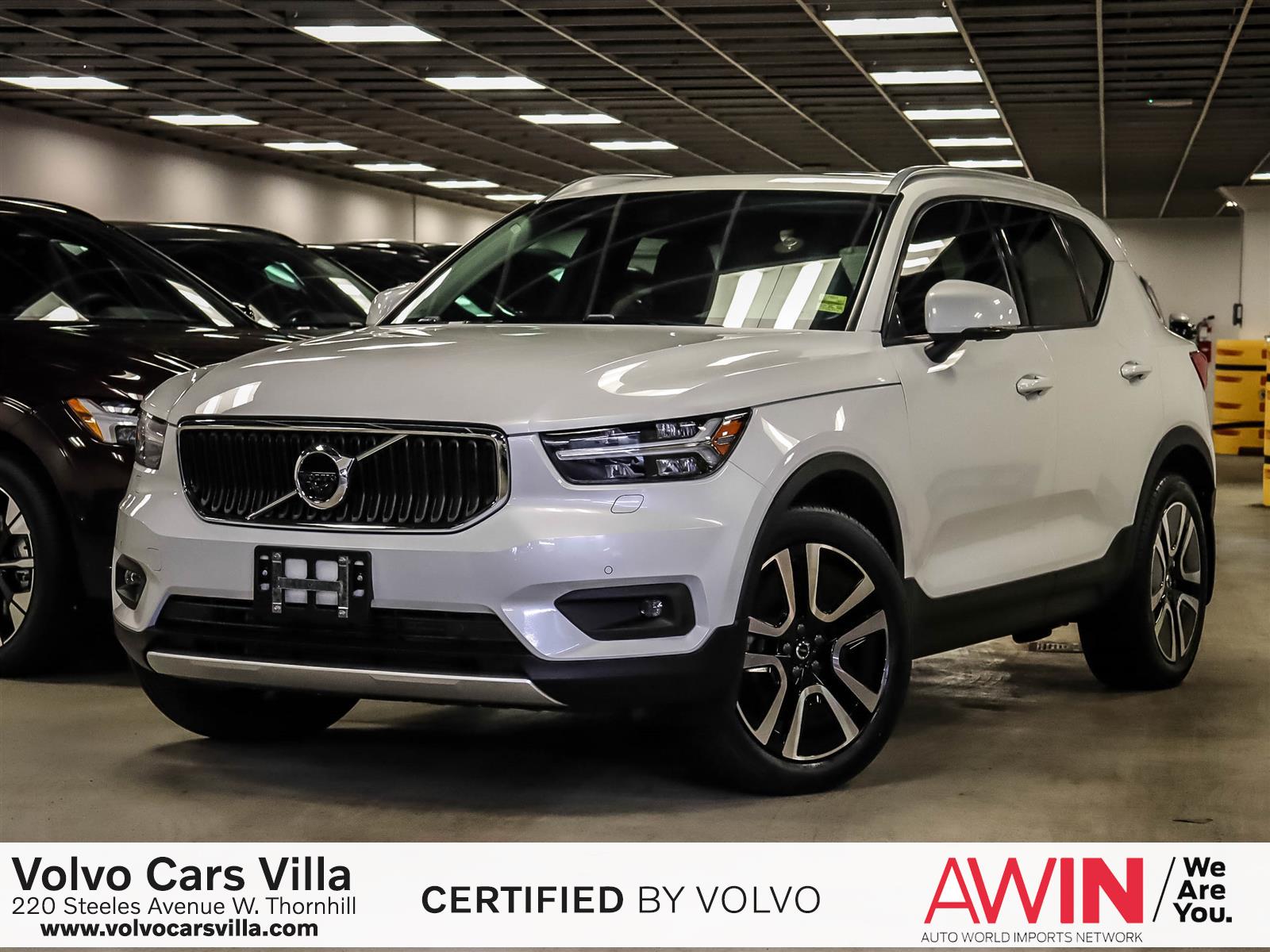 Crystal White 2022 Volvo XC40 T5 Momentum AWD SUV / Crossover All-Wheel Drive Automatic
