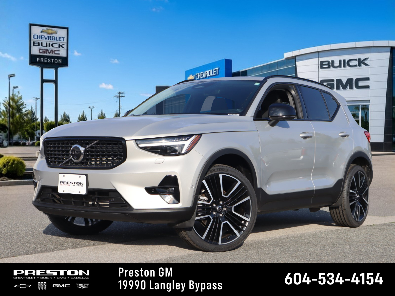 2025 Volvo XC40