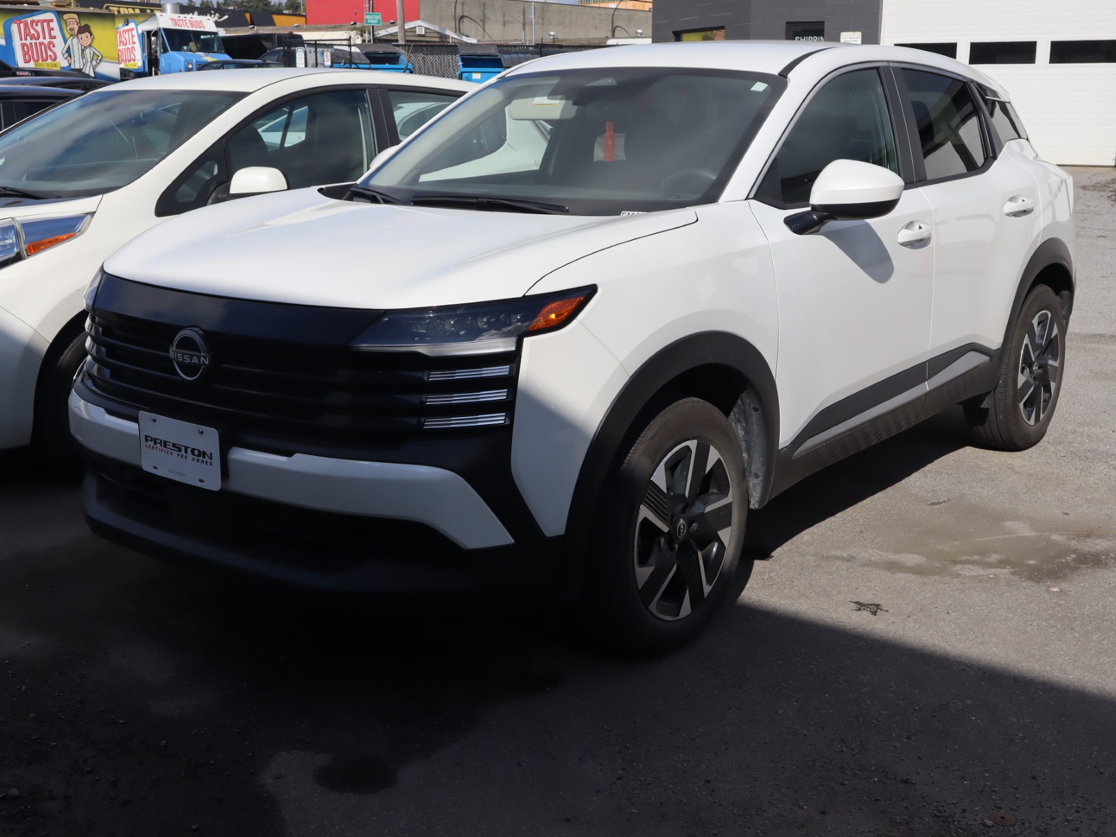 2025 Nissan Kicks SV - Main View