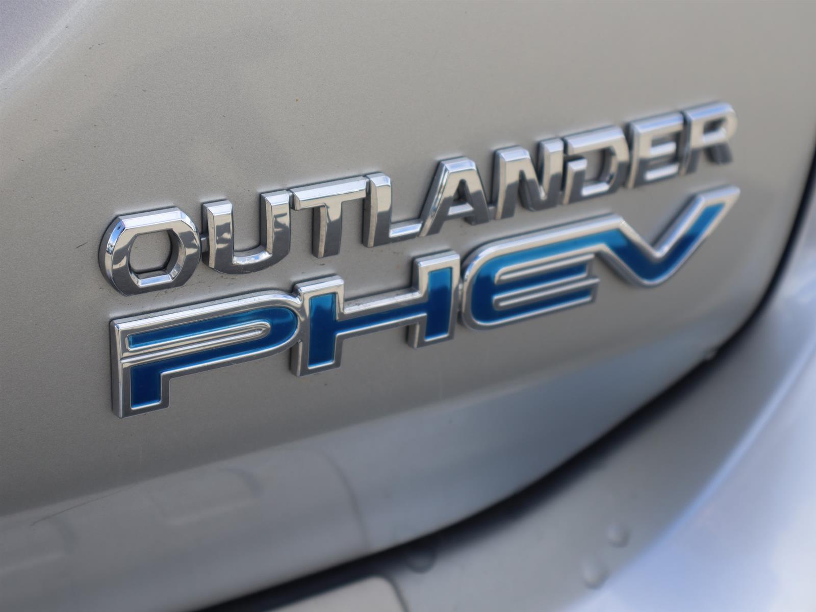 2019 Mitsubishi OUTLANDER PHEV SE