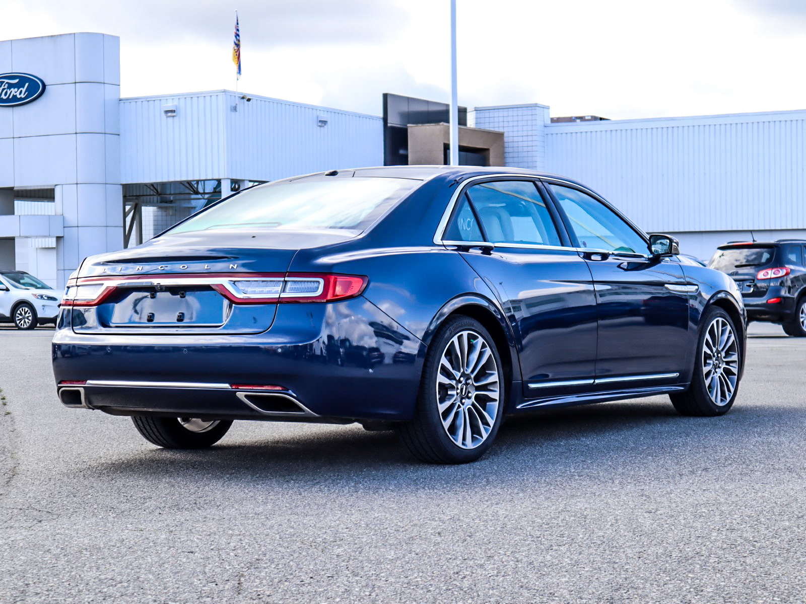 2017 Lincoln CONTINENTAL RESERVE