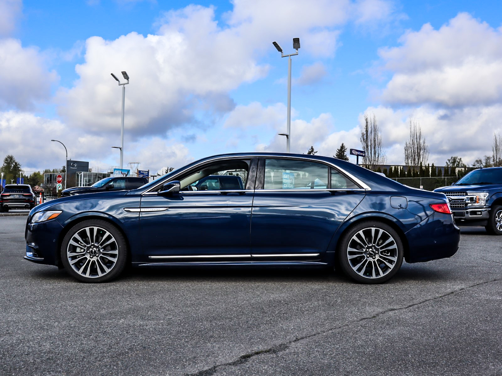 2017 Lincoln CONTINENTAL RESERVE