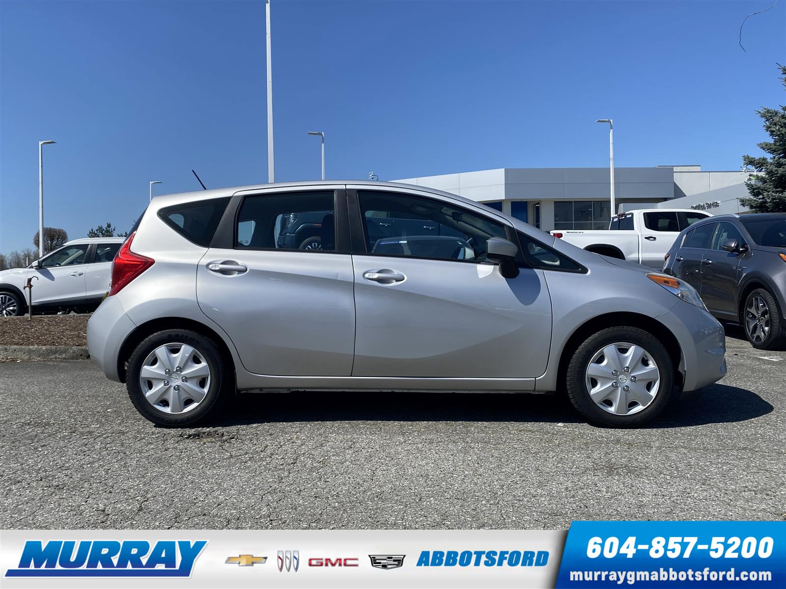 Versa Note Green 2015 Nissan Versa Note in Abbotsford, British Columbia, $9,900