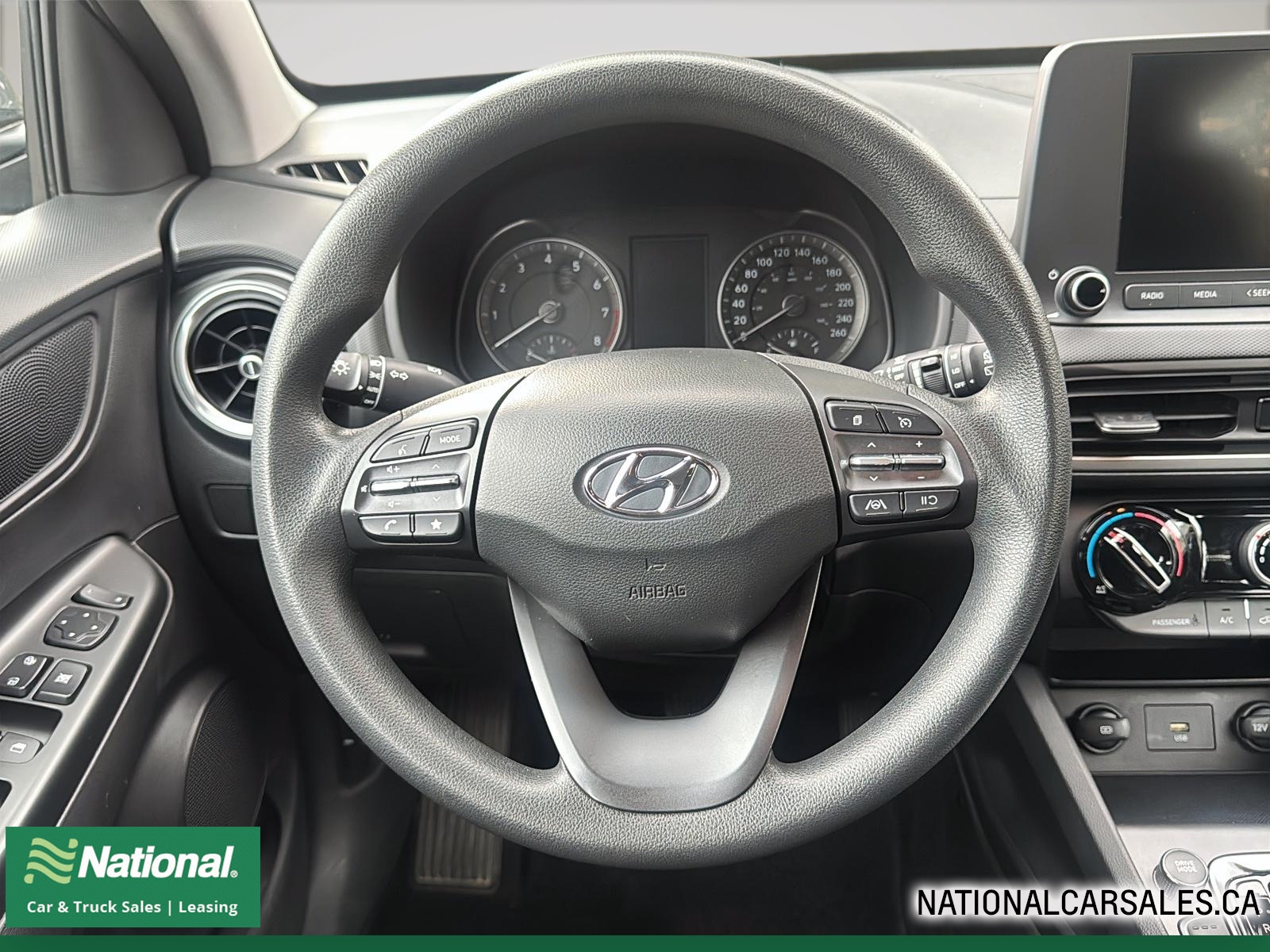 2022 Hyundai KONA ESSENTIAL AWD - Thumbnail 12