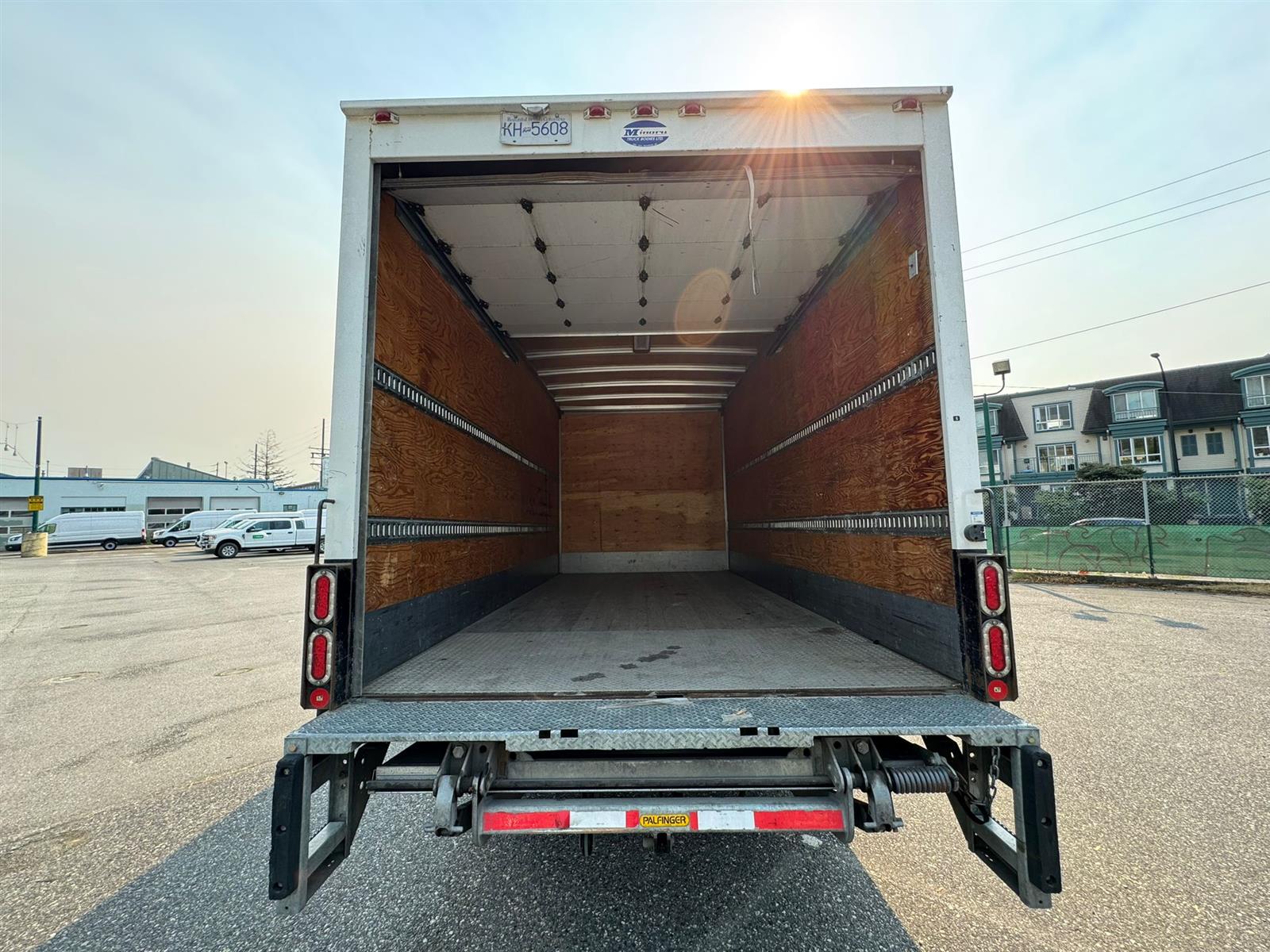 2018 Isuzu NPR HD - Thumbnail 7