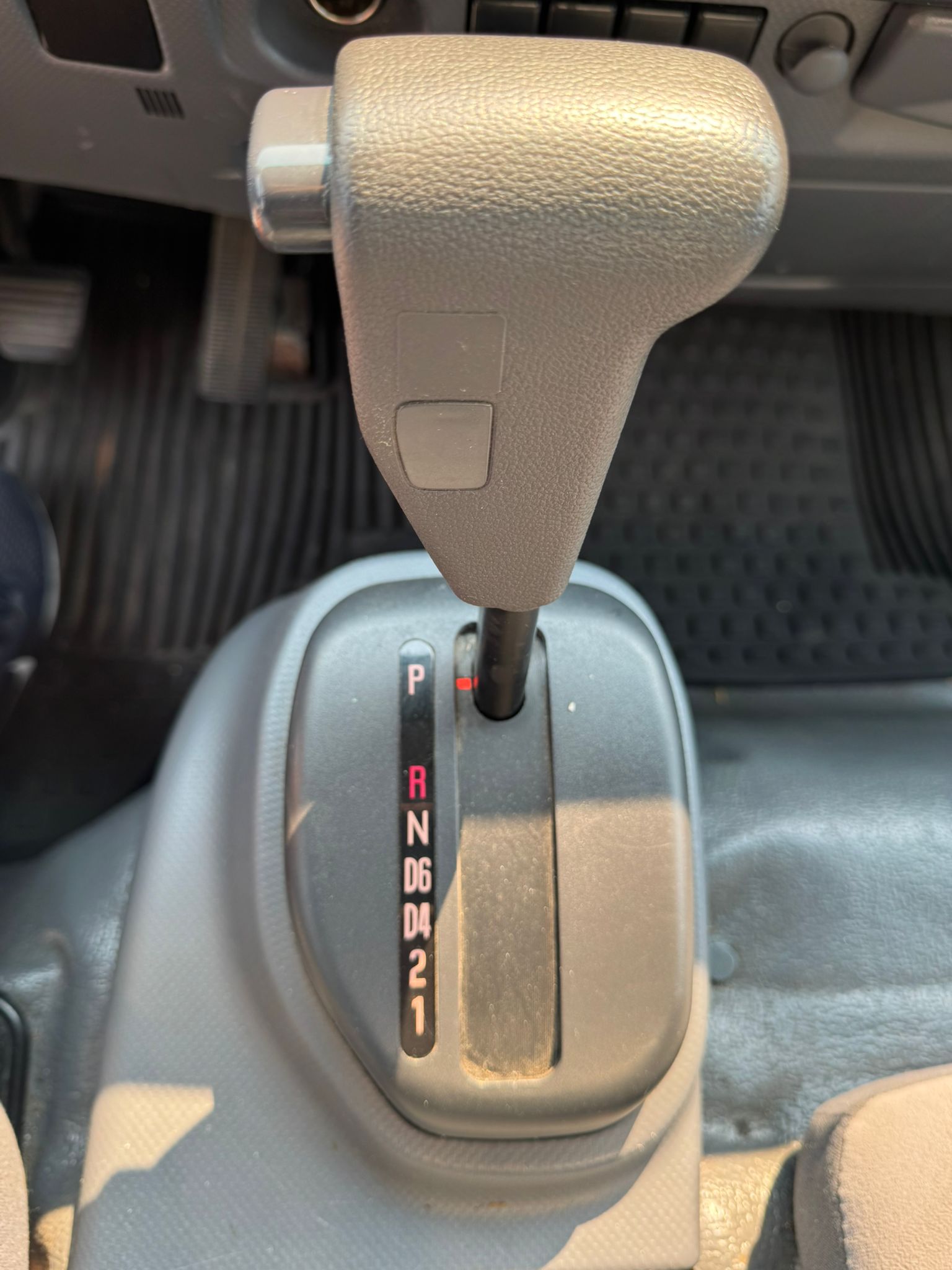 2018 Isuzu NPR HD - Thumbnail 16