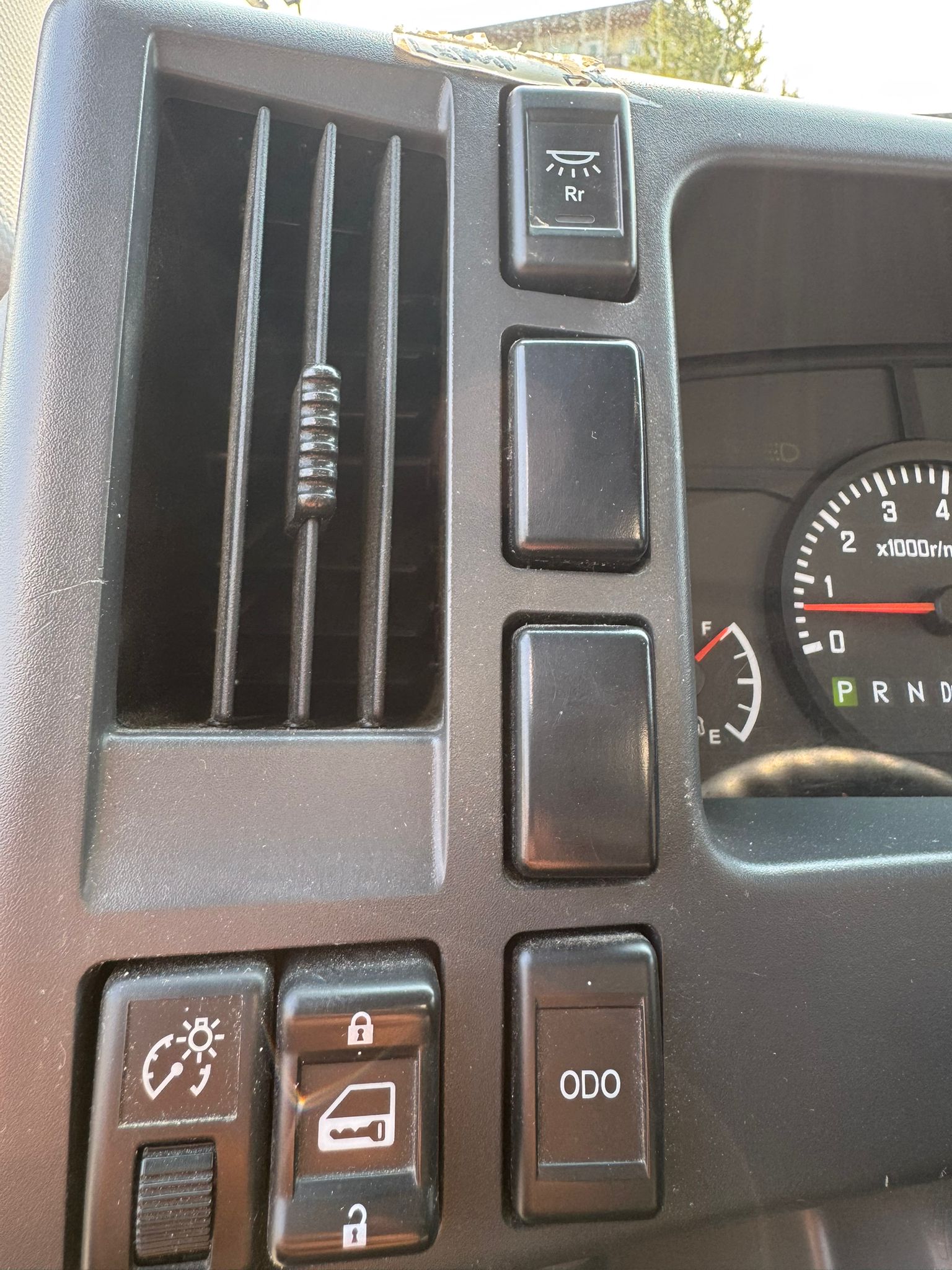 2018 Isuzu NPR HD - Thumbnail 17