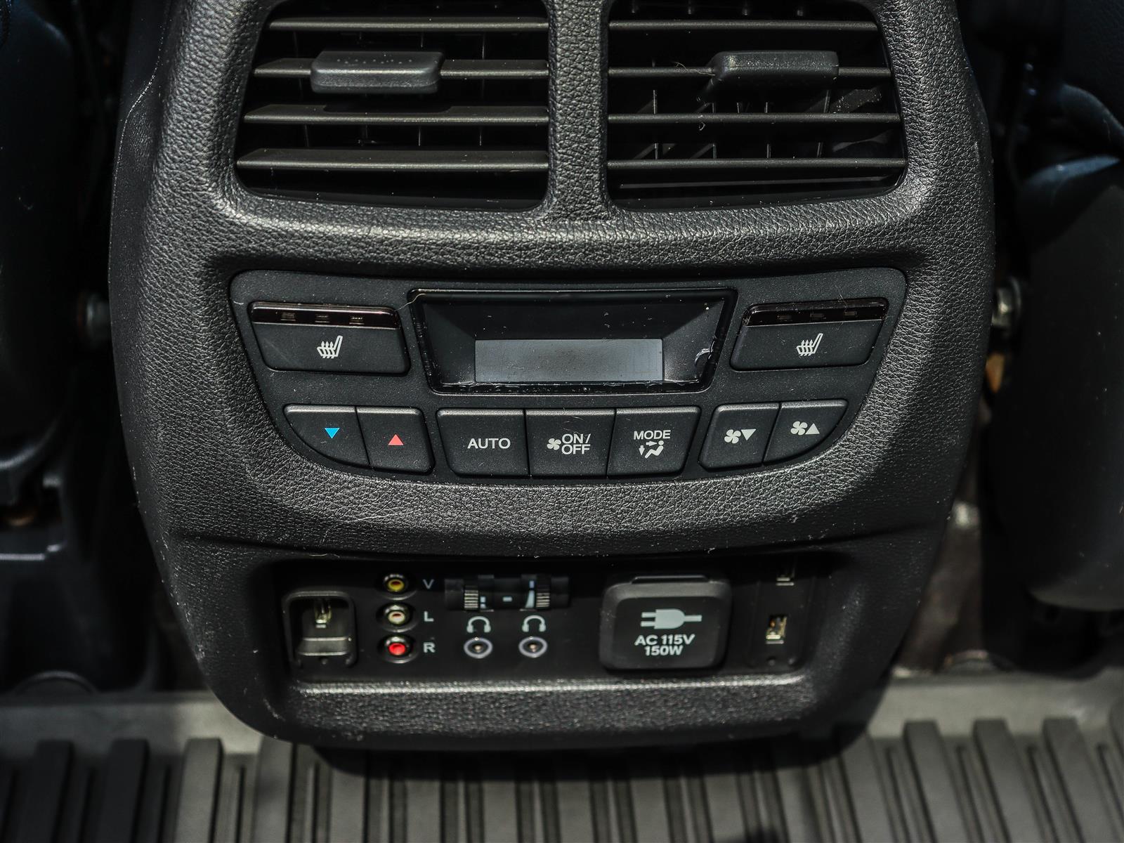 2018 Honda Pilot Touring - Thumbnail 16