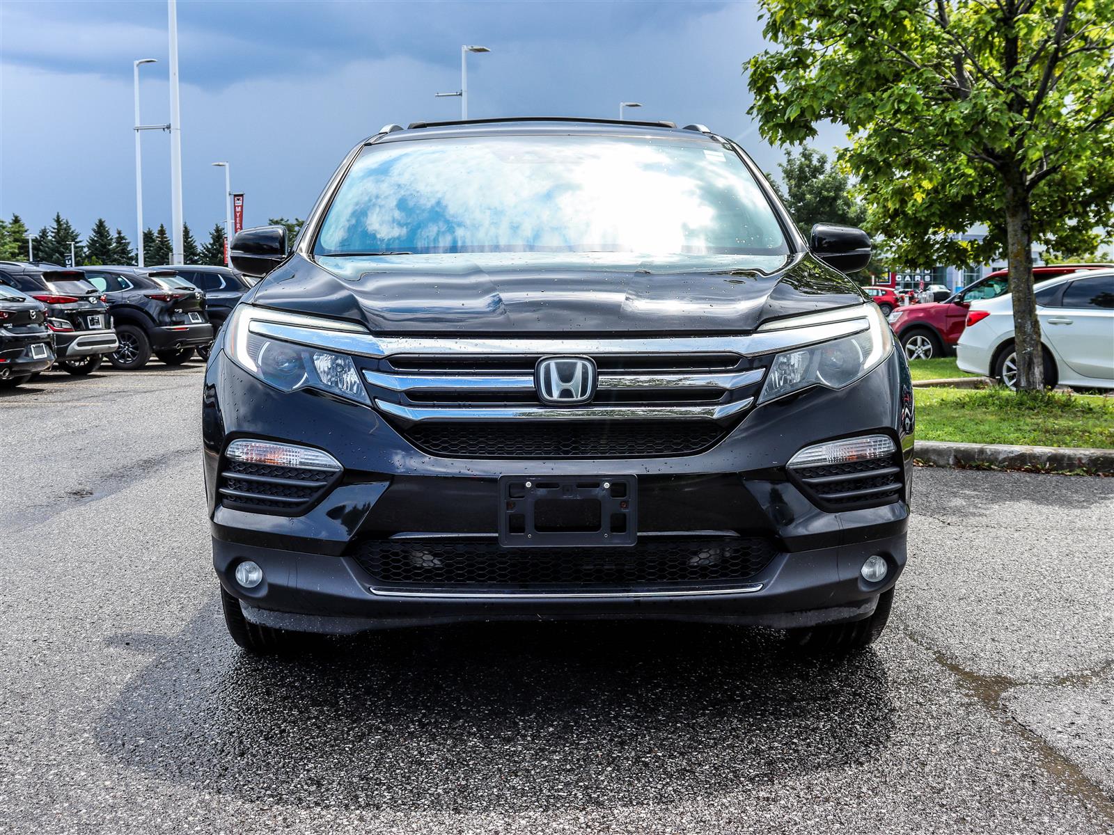 2018 Honda Pilot Touring - Thumbnail 2