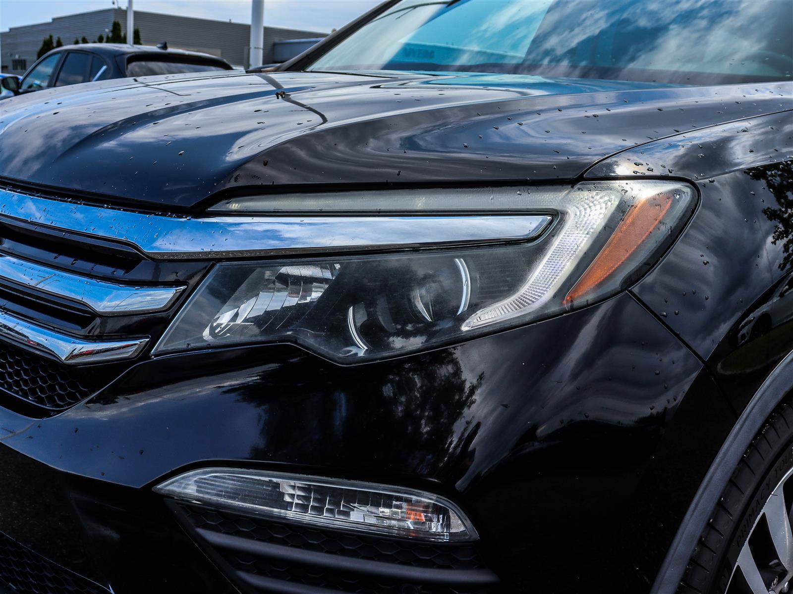 2018 Honda Pilot Touring - Thumbnail 25