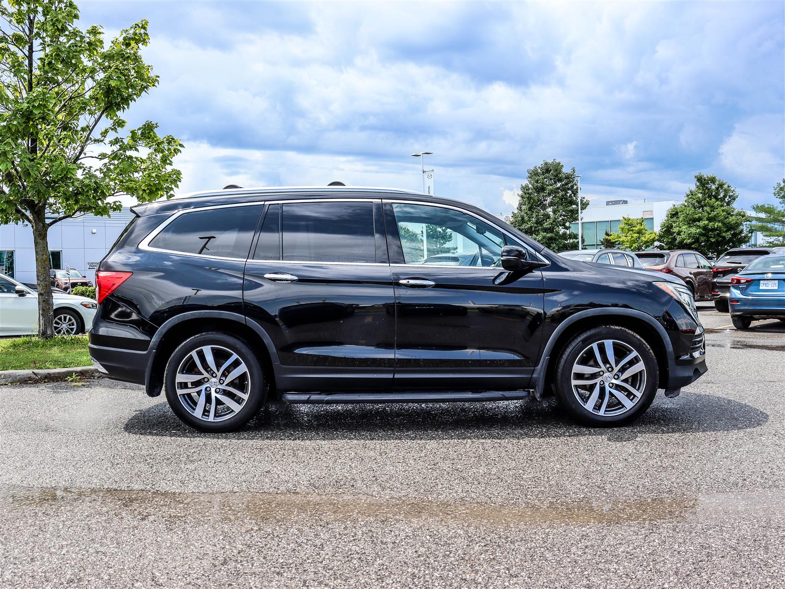 2018 Honda Pilot Touring - Thumbnail 3