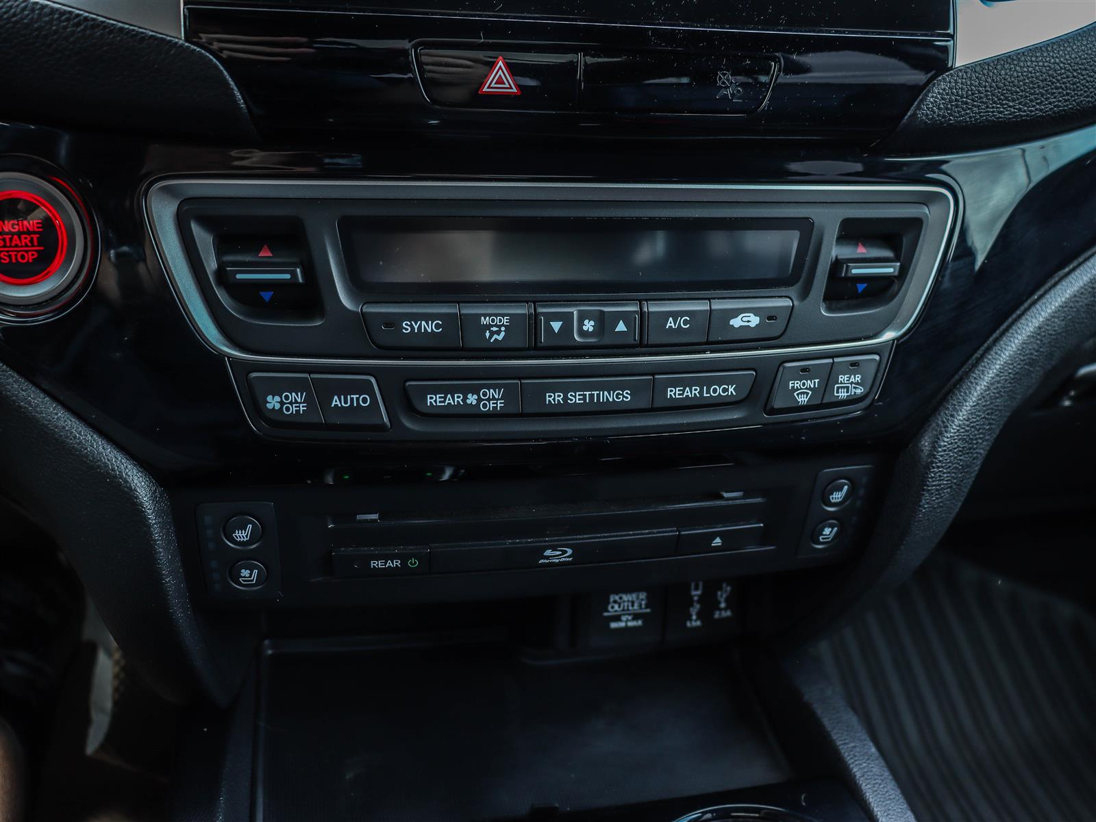 2018 Honda Pilot Touring - Thumbnail 31