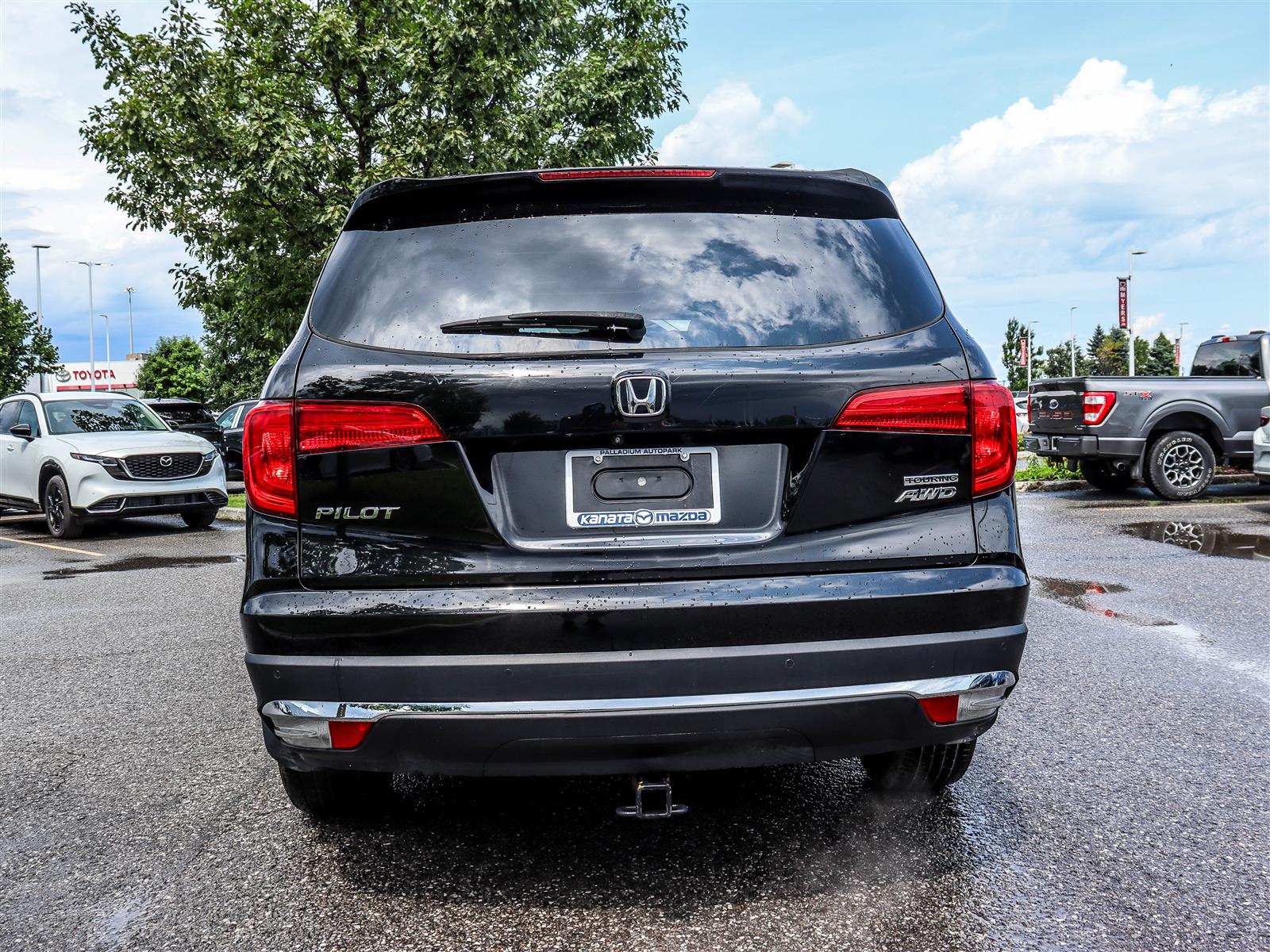 2018 Honda Pilot Touring - Thumbnail 4