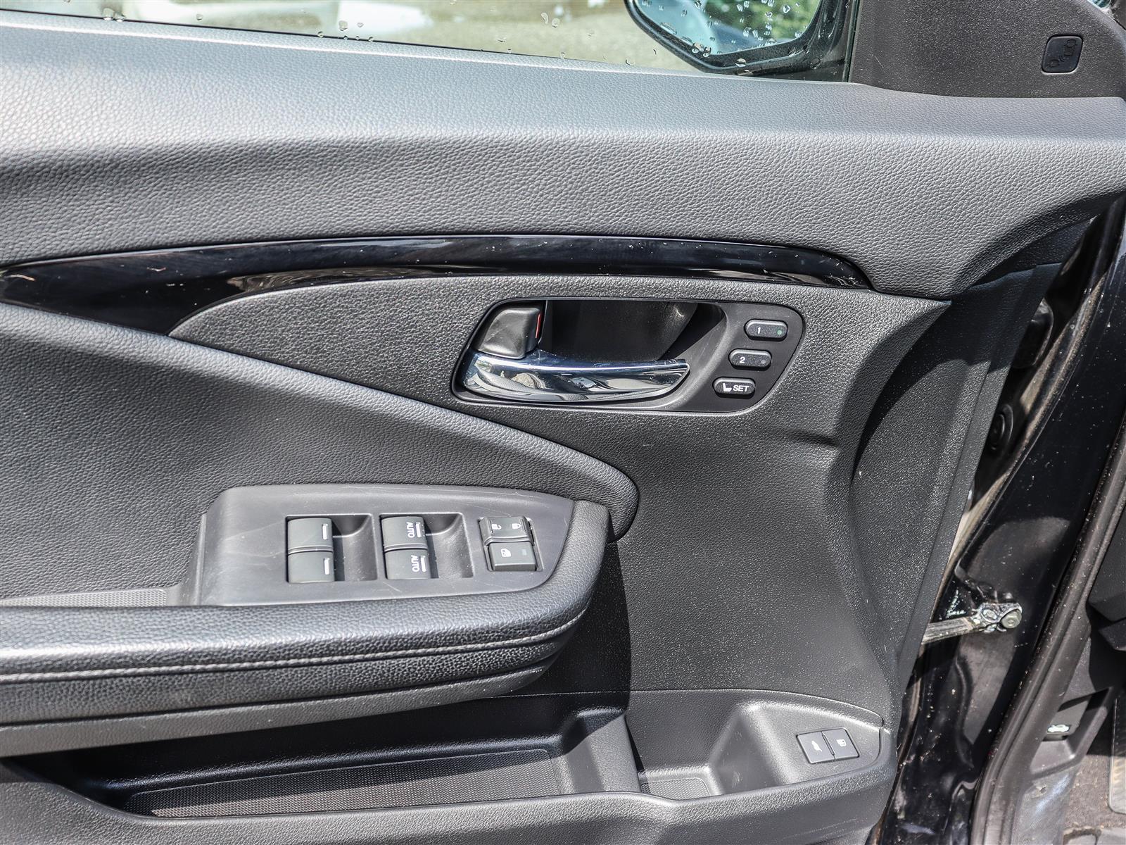 2018 Honda Pilot Touring - Thumbnail 8