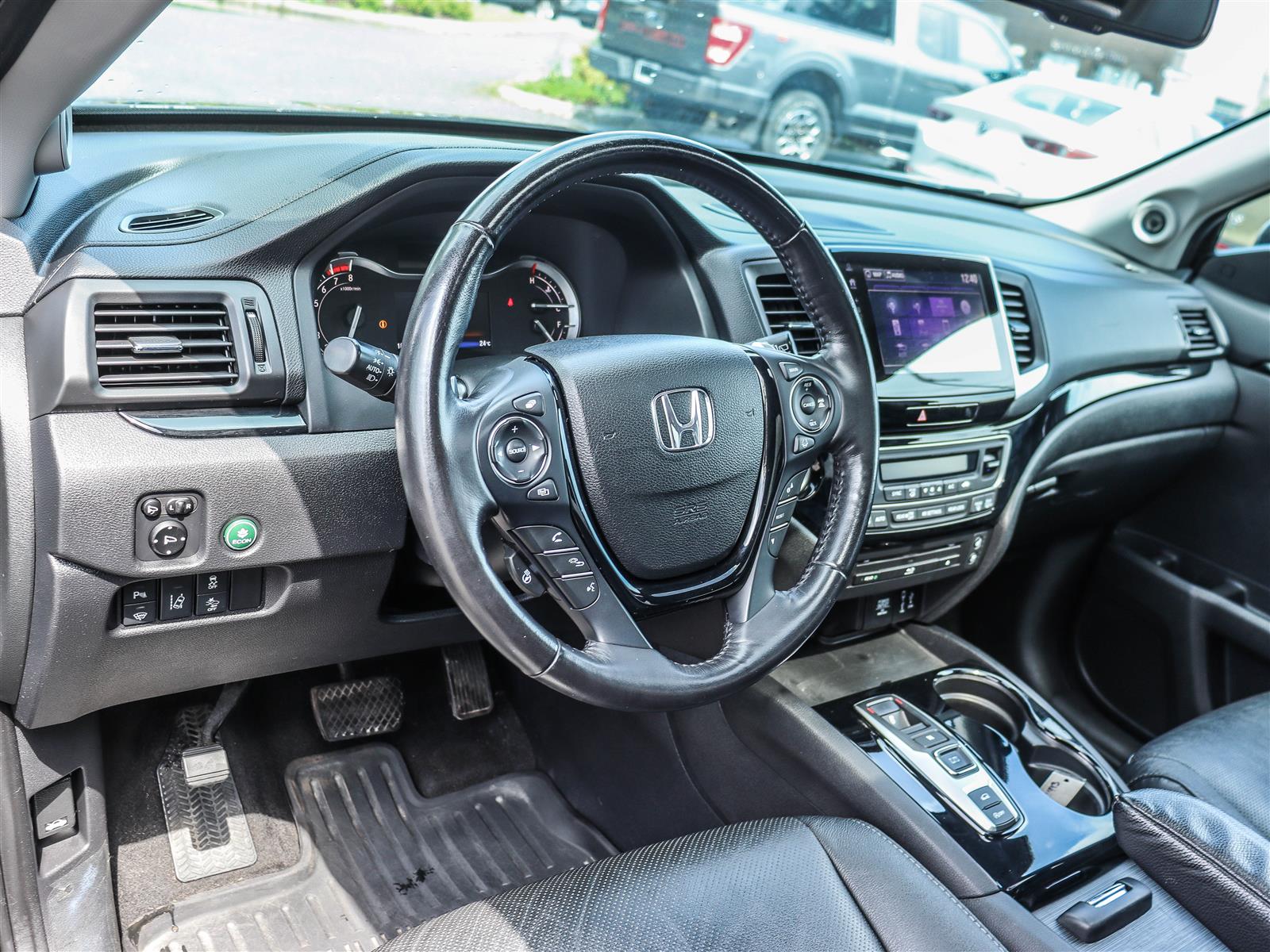 2018 Honda Pilot Touring - Thumbnail 9