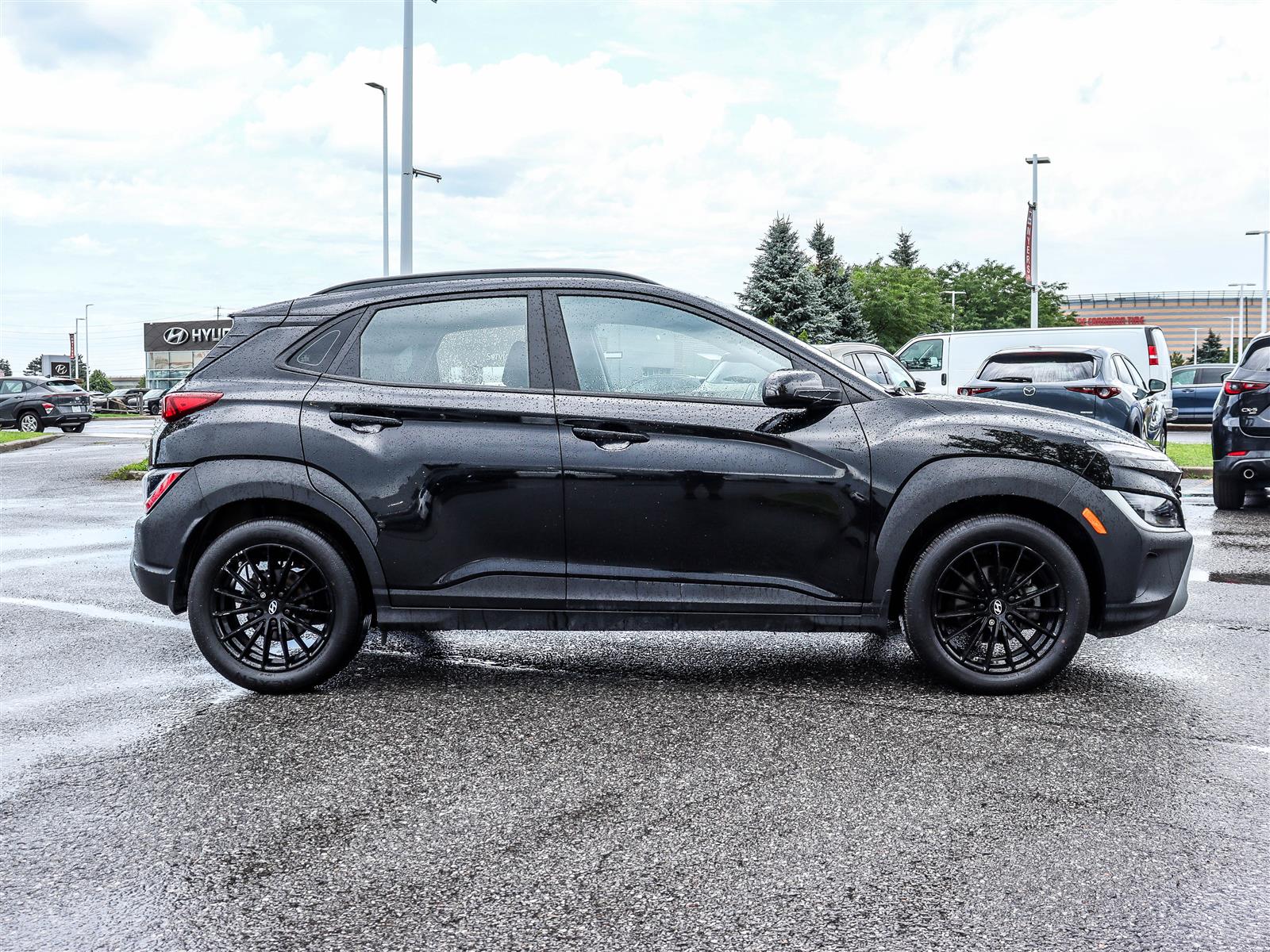 2022 Hyundai KONA Preferred - Thumbnail 3