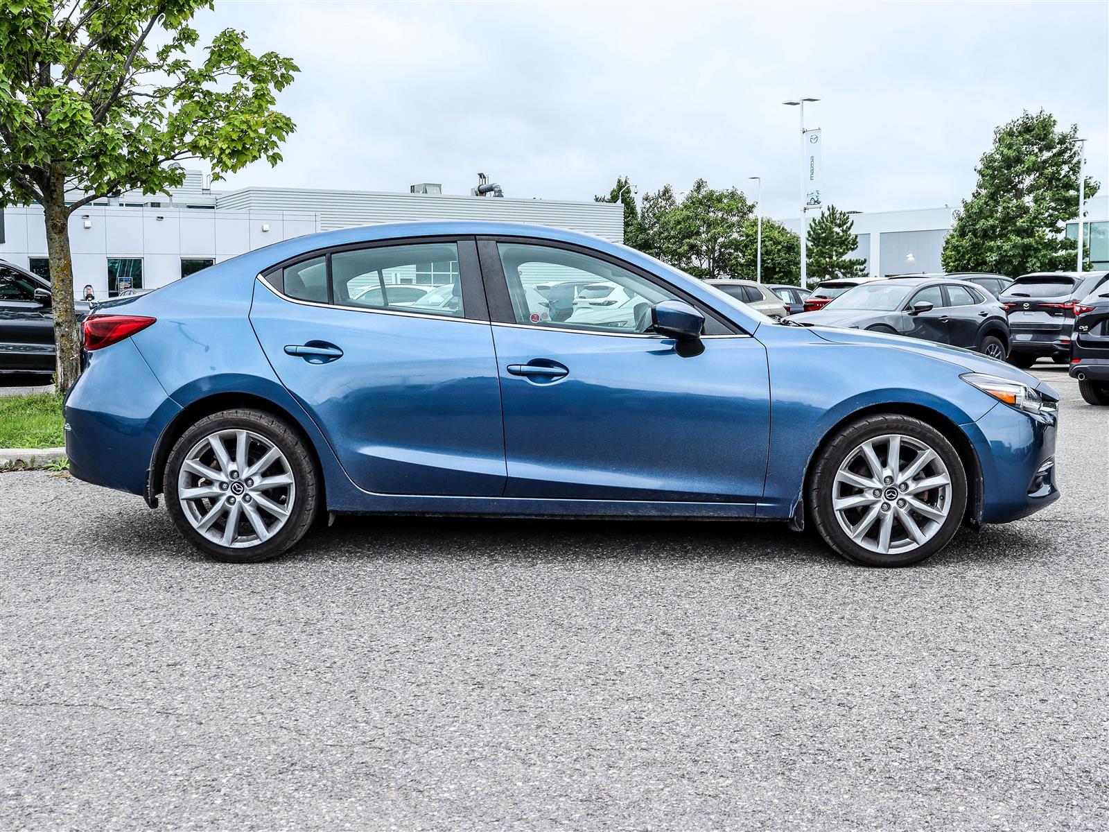 2018 Mazda Mazda3 GT - Thumbnail 3