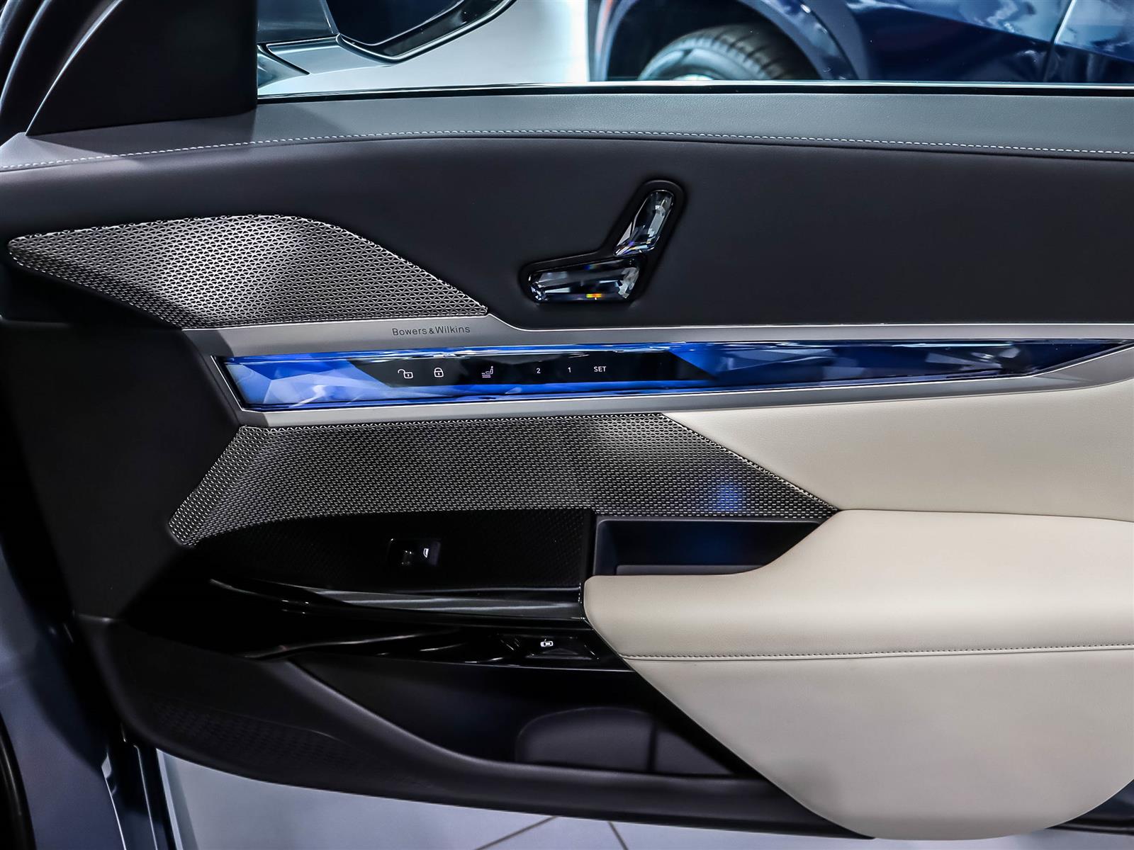 2023 BMW i7 xDrive60 Sedan - Thumbnail 10