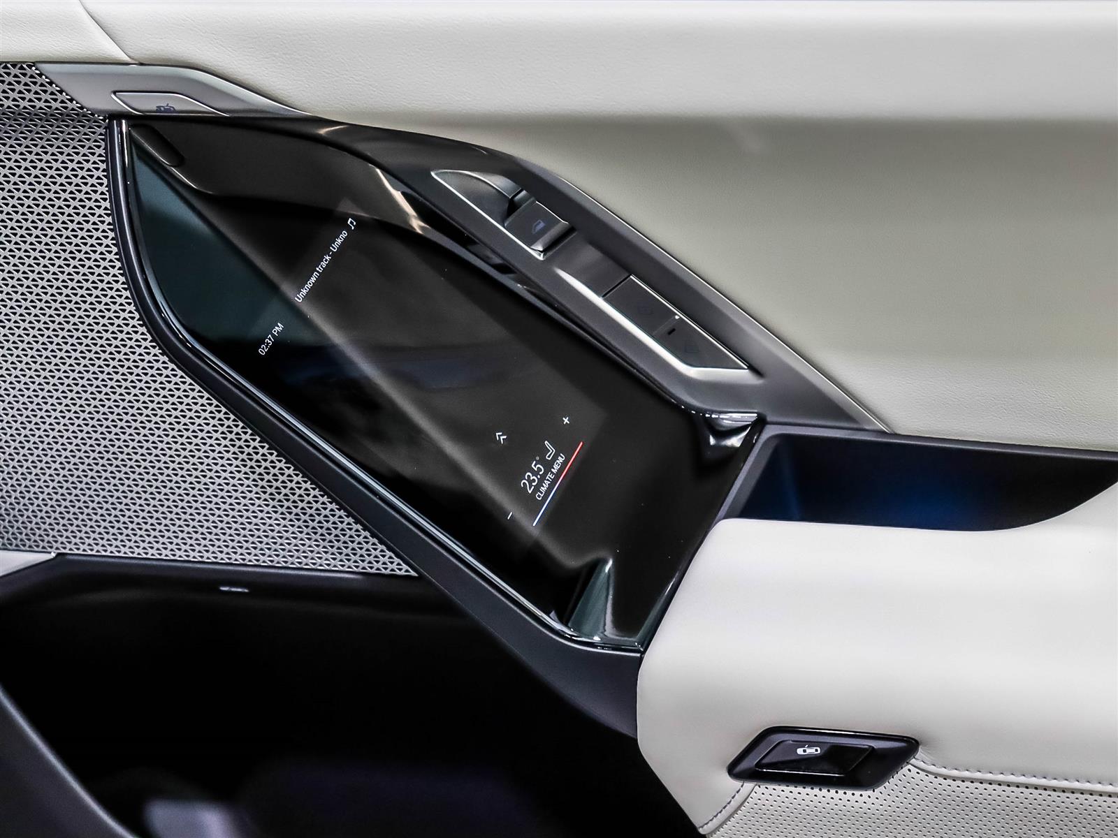 2023 BMW i7 xDrive60 Sedan - Thumbnail 14