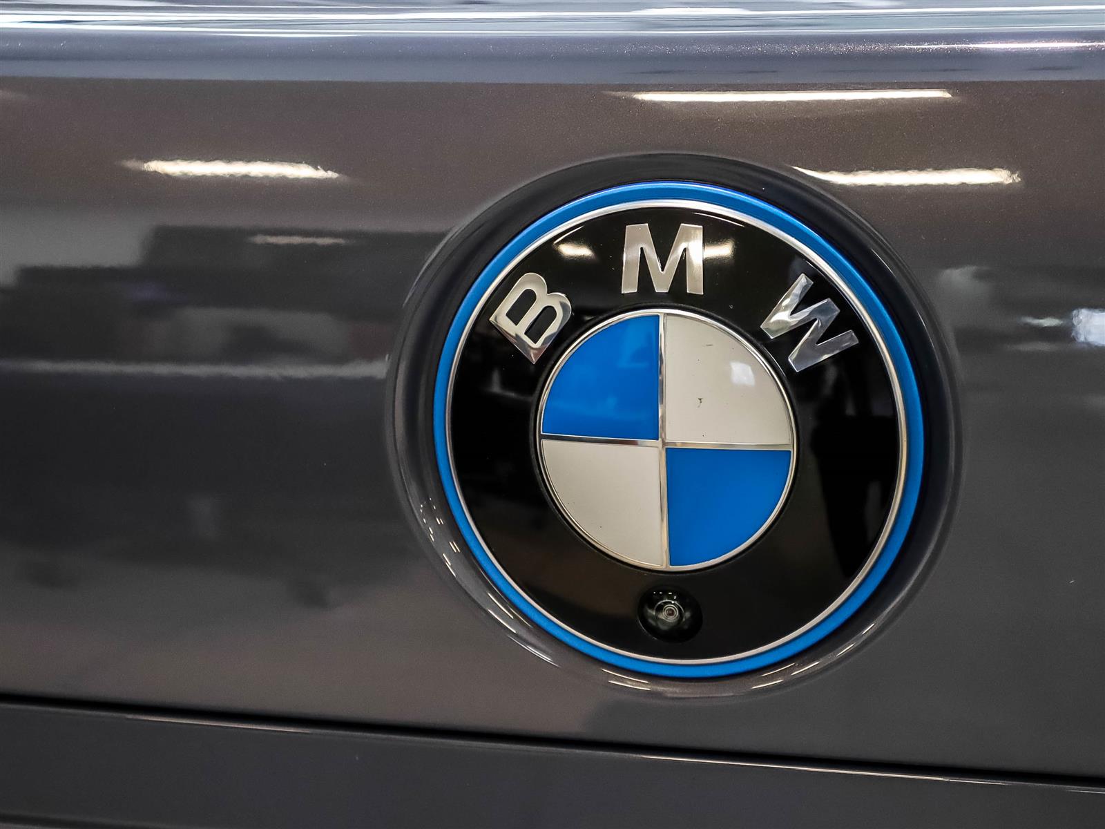 2023 BMW i7 xDrive60 Sedan - Thumbnail 21