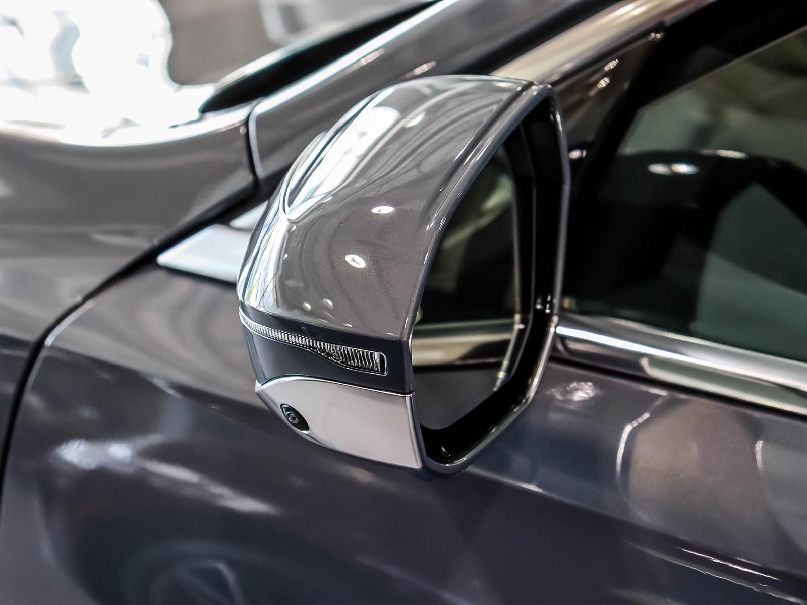 2023 BMW i7 xDrive60 Sedan - Thumbnail 25