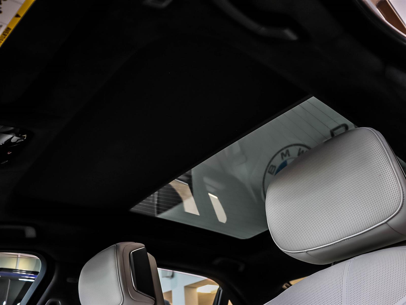 2023 BMW i7 xDrive60 Sedan - Thumbnail 29