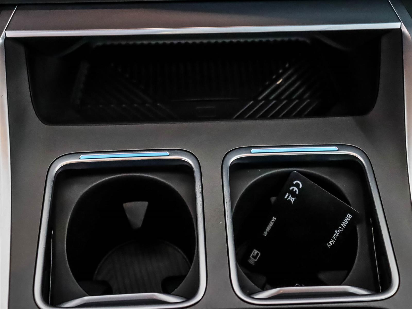 2023 BMW i7 xDrive60 Sedan - Thumbnail 32
