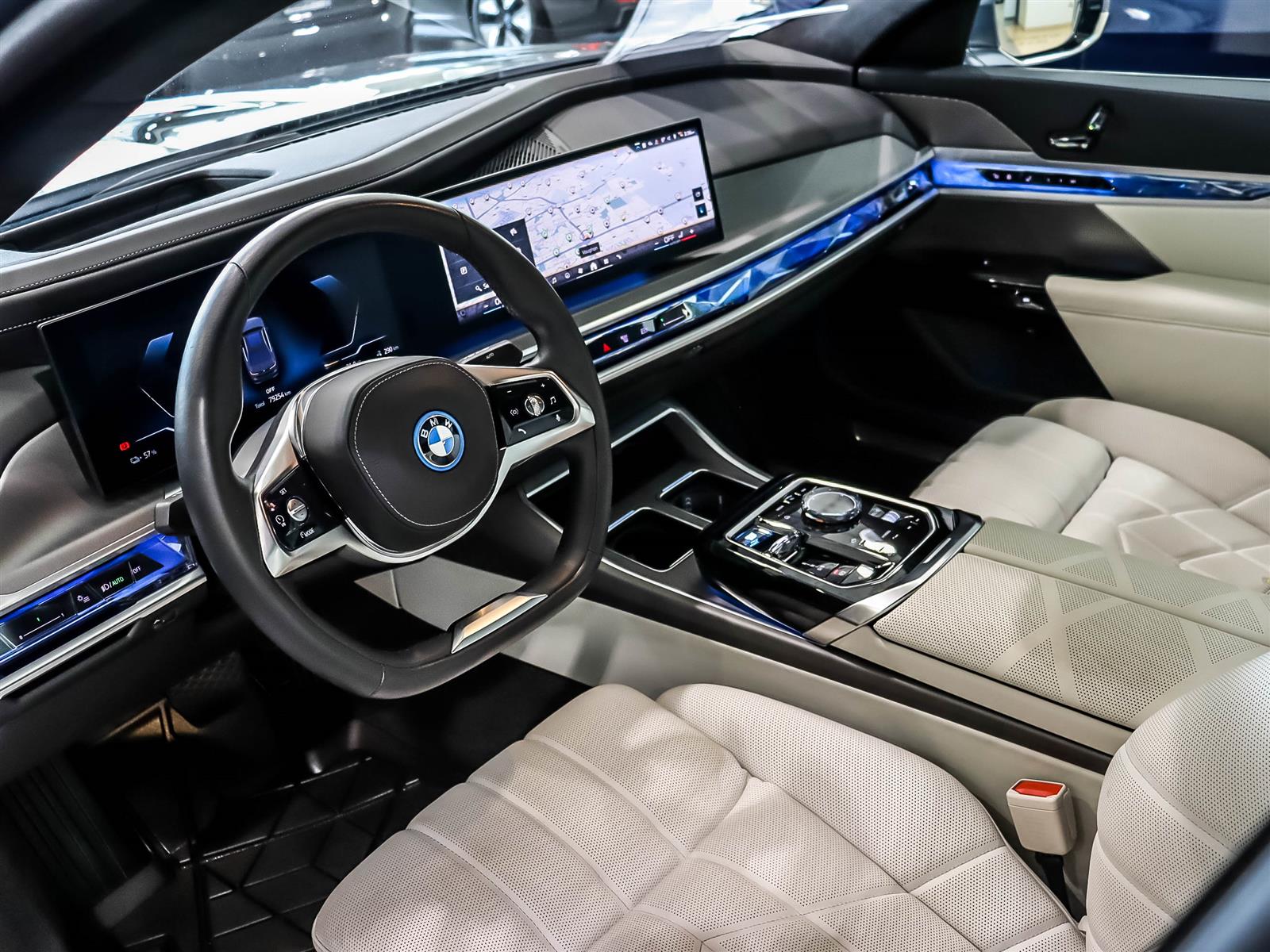 2023 BMW i7 xDrive60 Sedan - Thumbnail 4