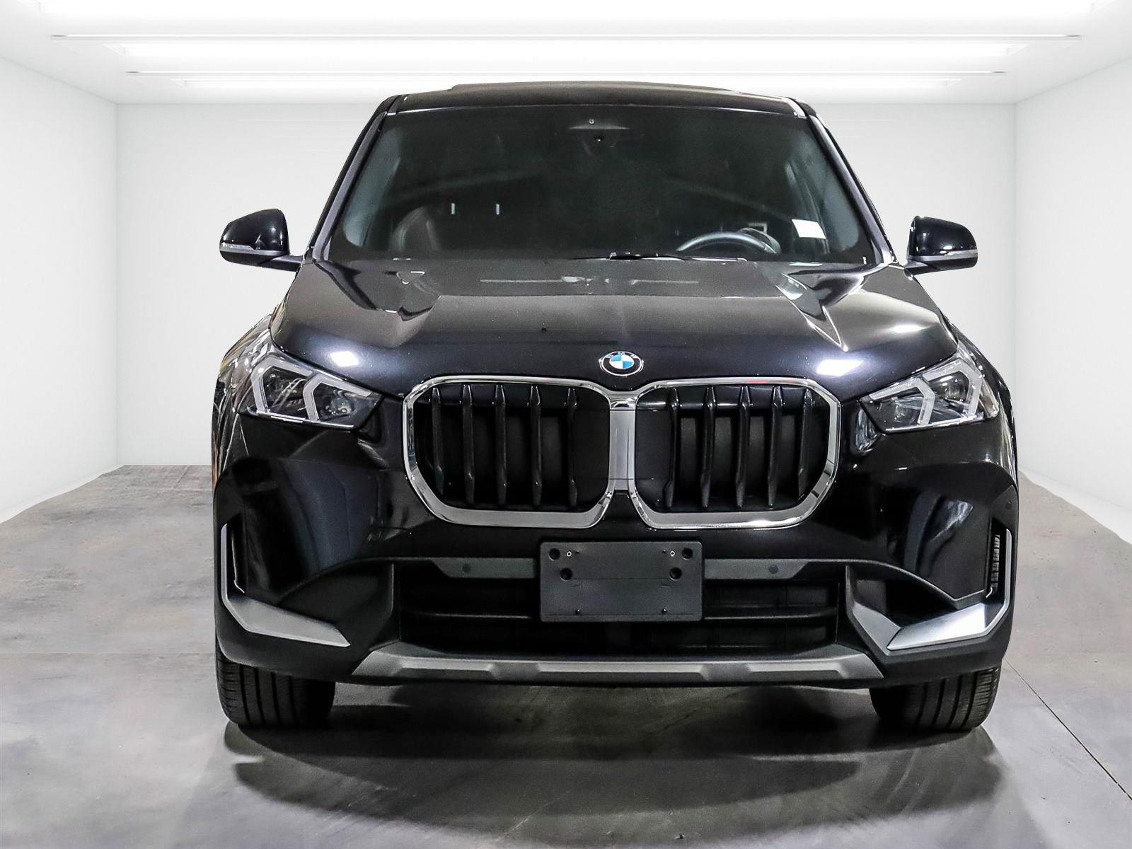 2025 BMW X1 xDrive28i - Thumbnail 2