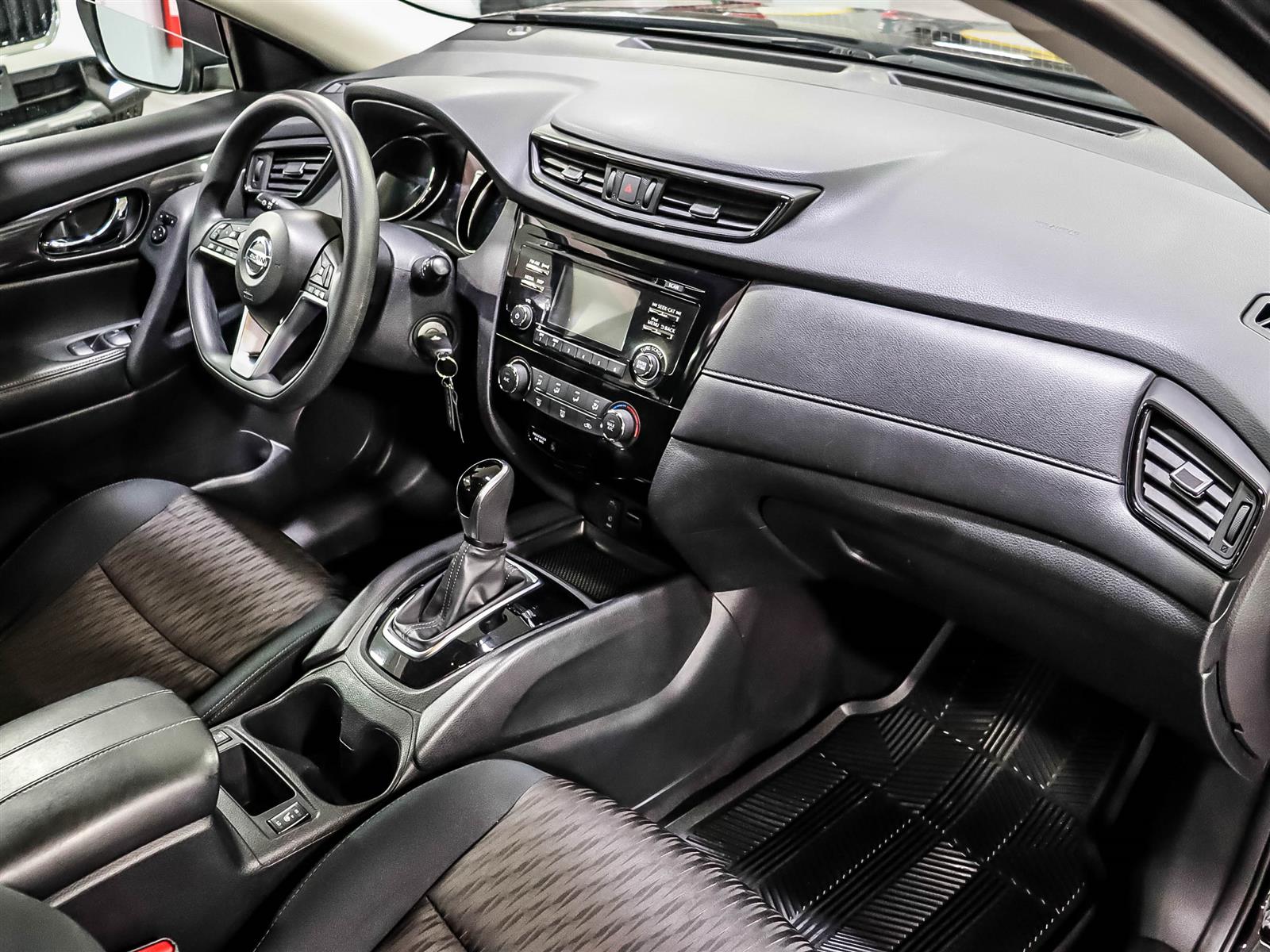 2017 Nissan Rogue S FWD CVT - Thumbnail 14