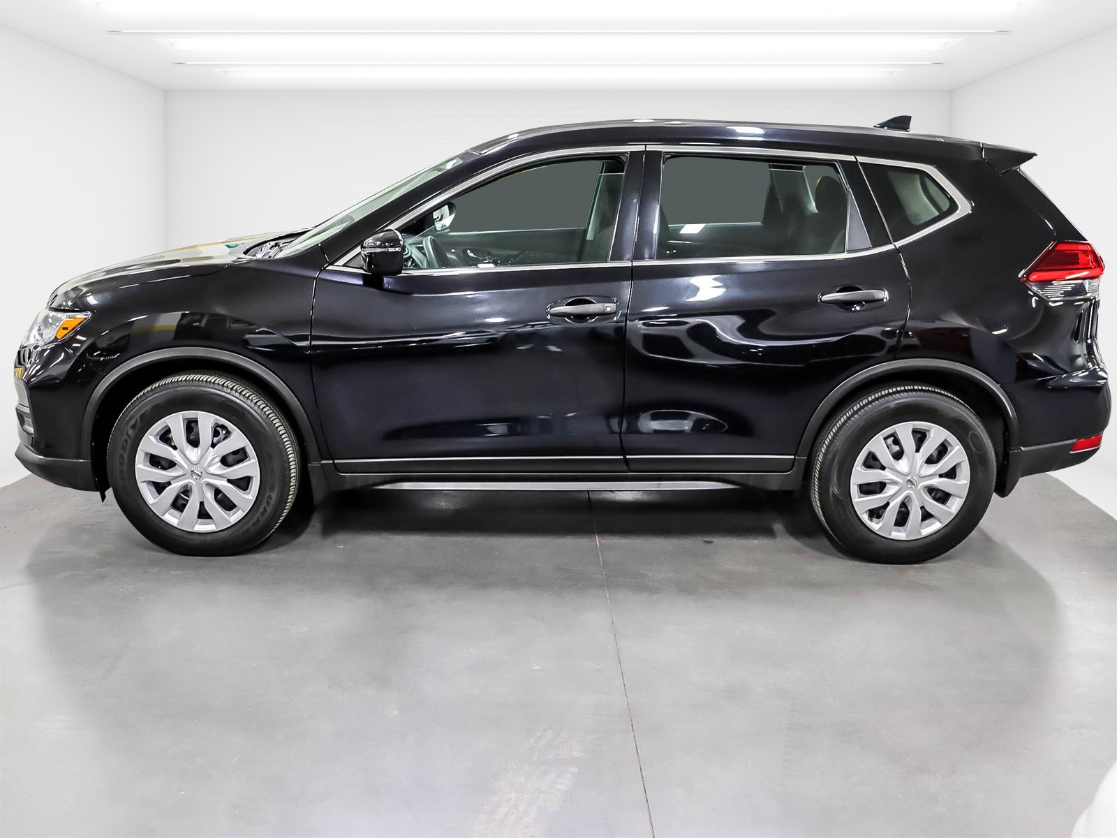 2017 Nissan Rogue S FWD CVT - Thumbnail 5
