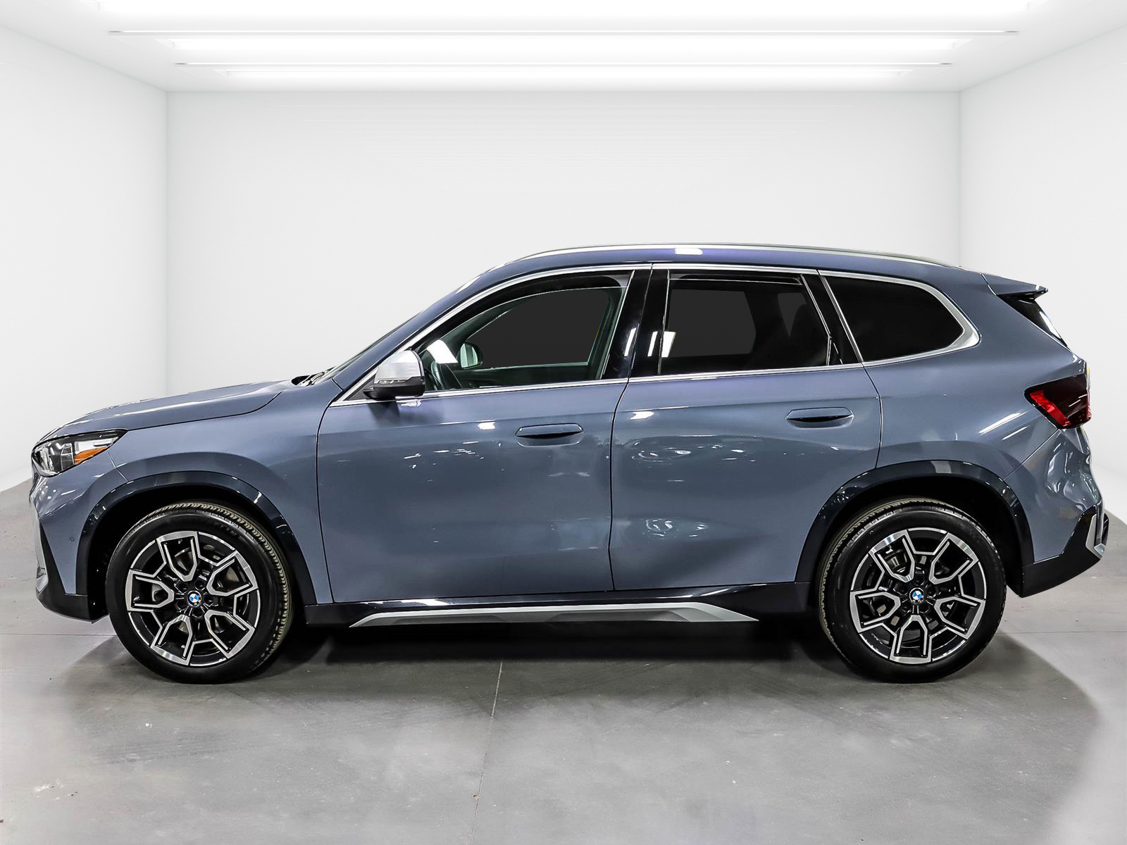 2024 BMW X1 xDrive28i - Thumbnail 5