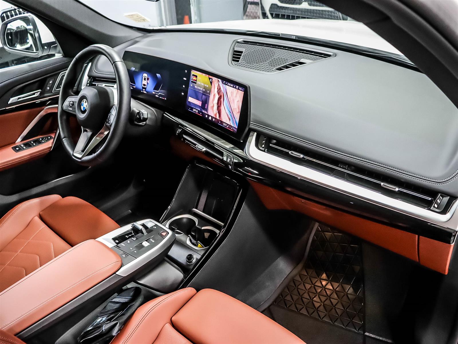 2026 BMW X1 xDrive28i - Thumbnail 14