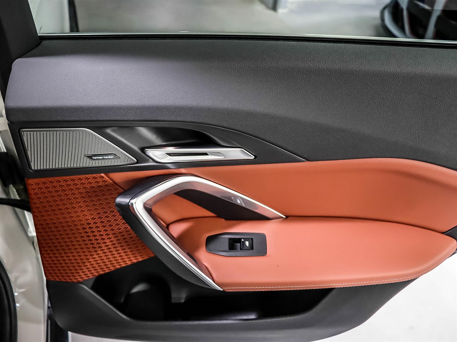 2026 BMW X1 xDrive28i - Thumbnail 16