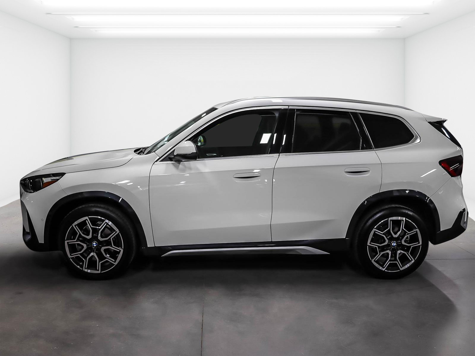 2026 BMW X1 xDrive28i - Thumbnail 5