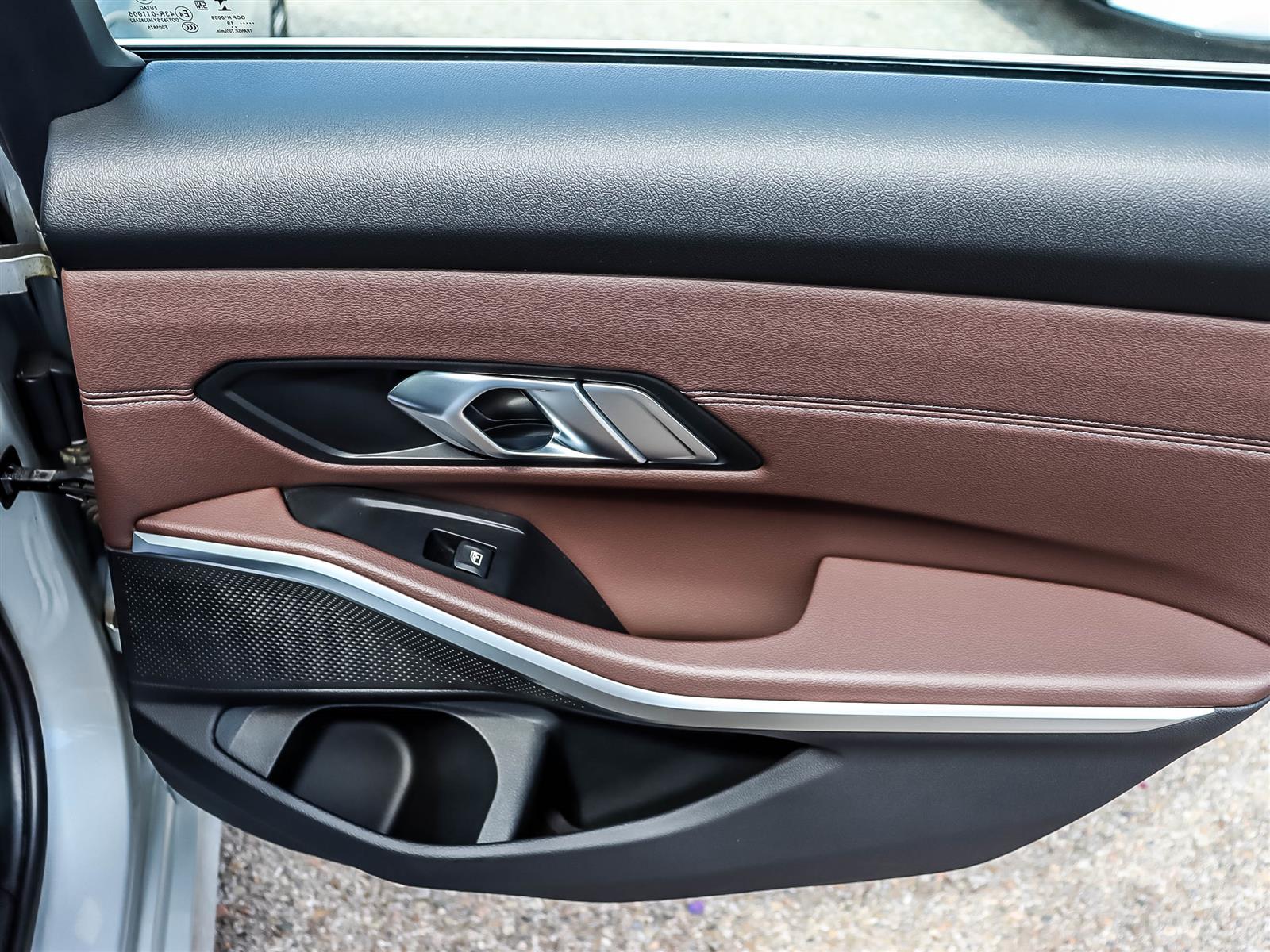 2019 BMW 330i xDrive Sedan - Thumbnail 16