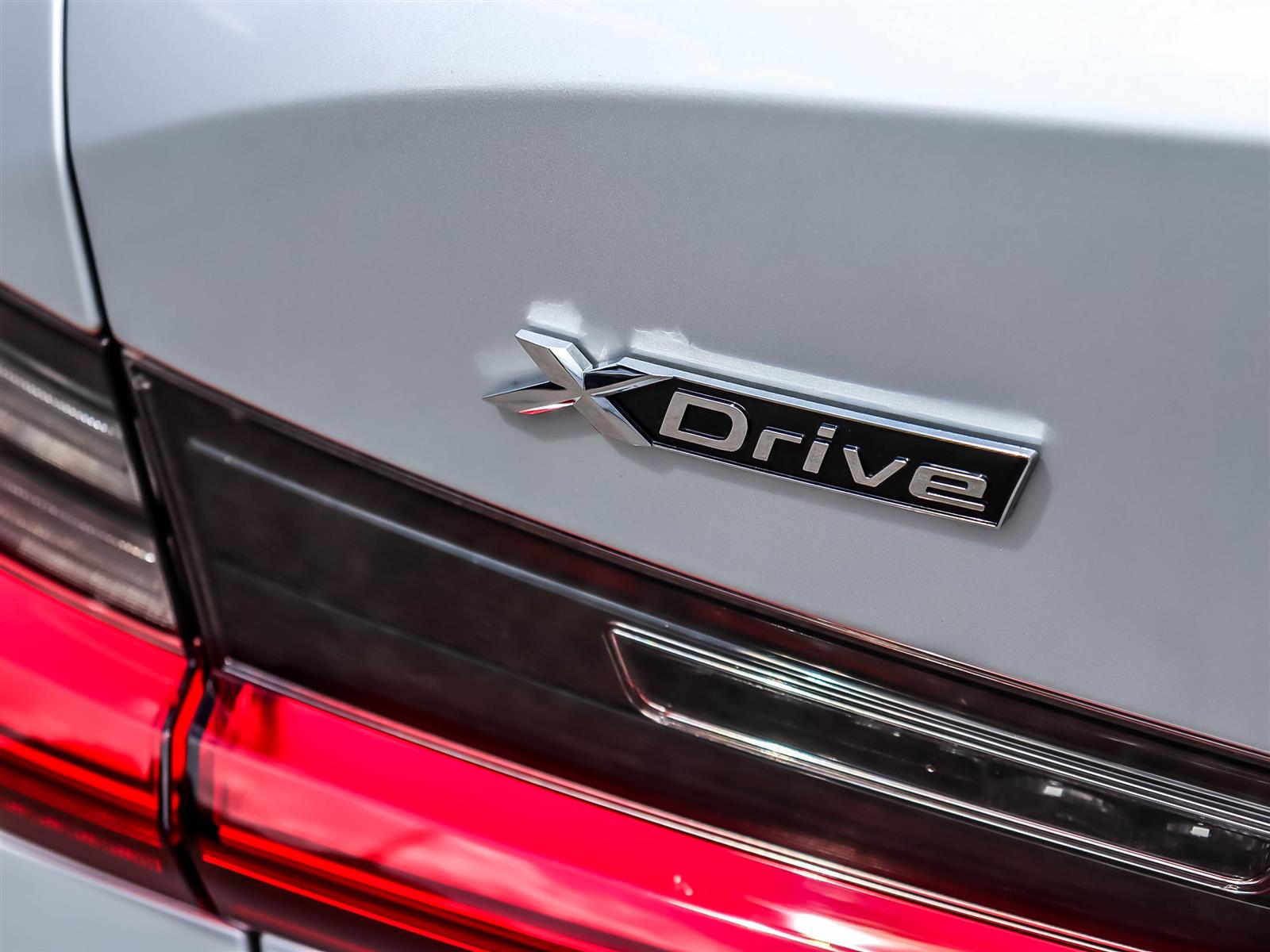 2019 BMW 330i xDrive Sedan - Thumbnail 21
