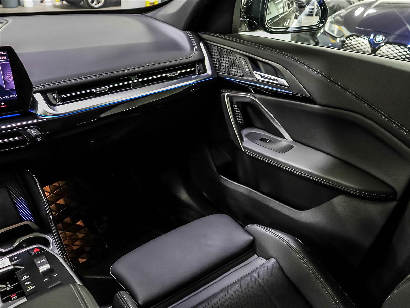 2023 BMW X1 xDrive28i - Thumbnail 12