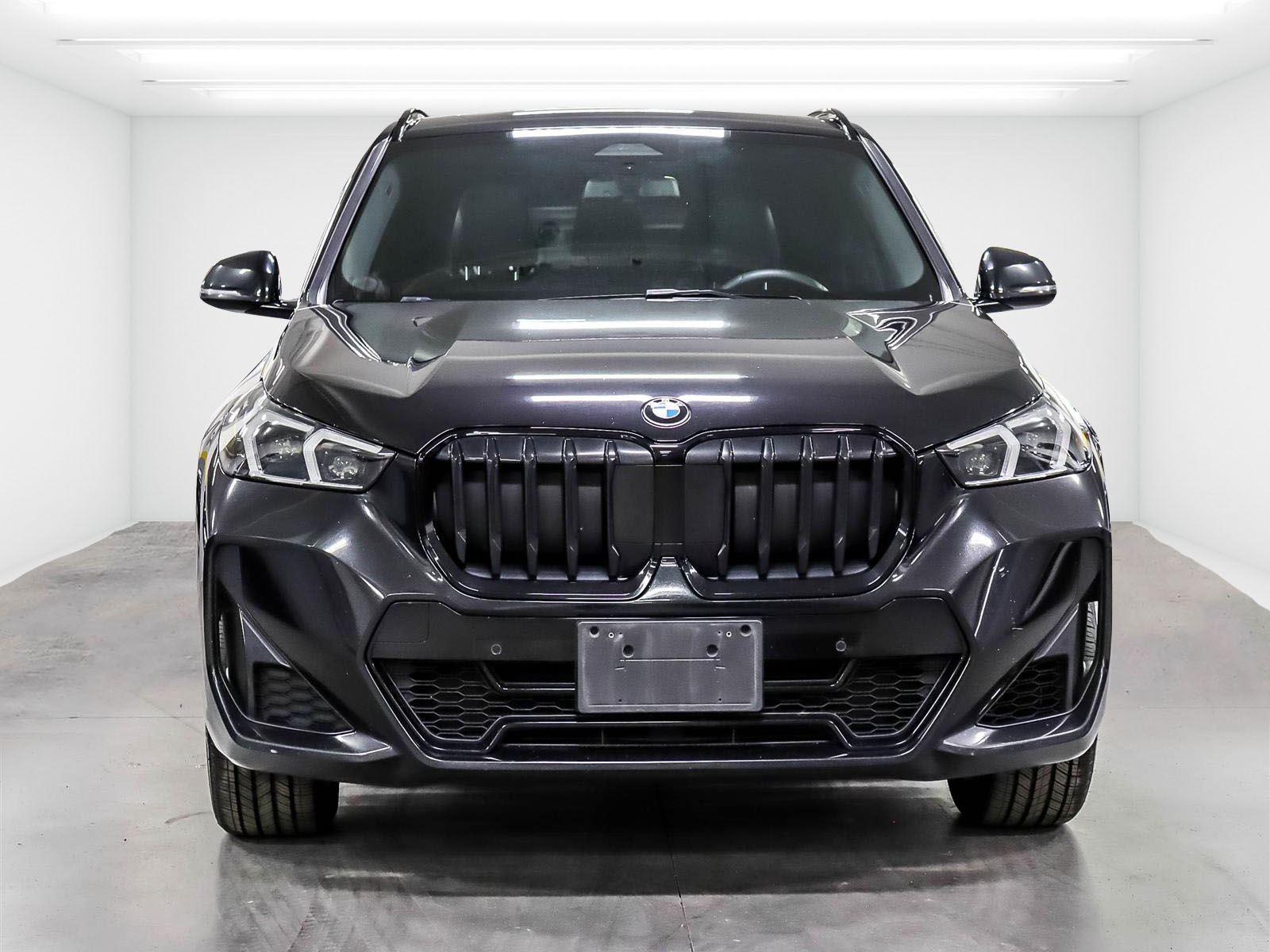 2023 BMW X1 xDrive28i - Thumbnail 2
