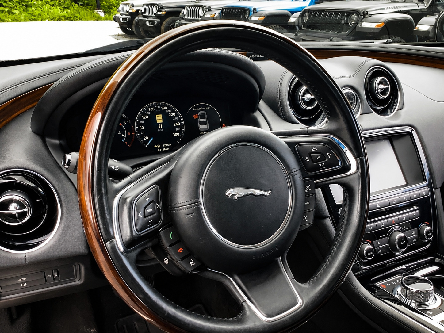 Jaguar XJ