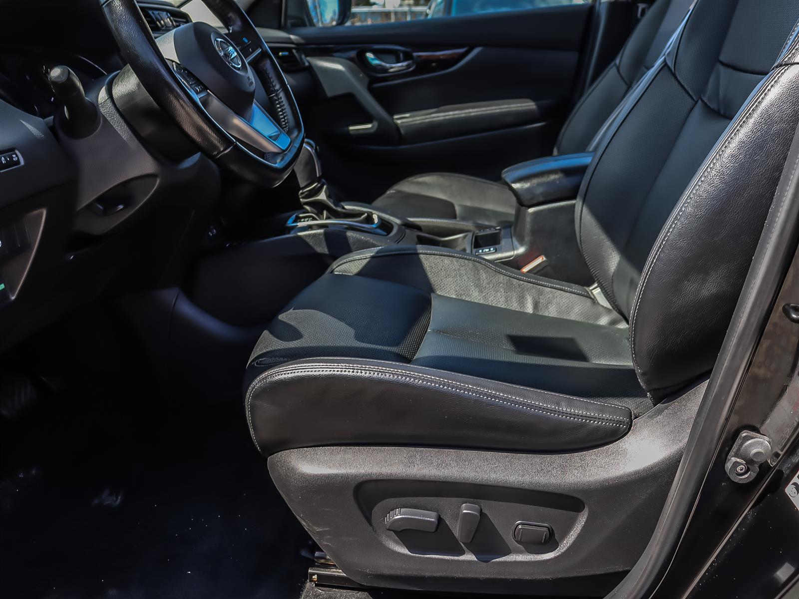 used 2023 Nissan Qashqai car