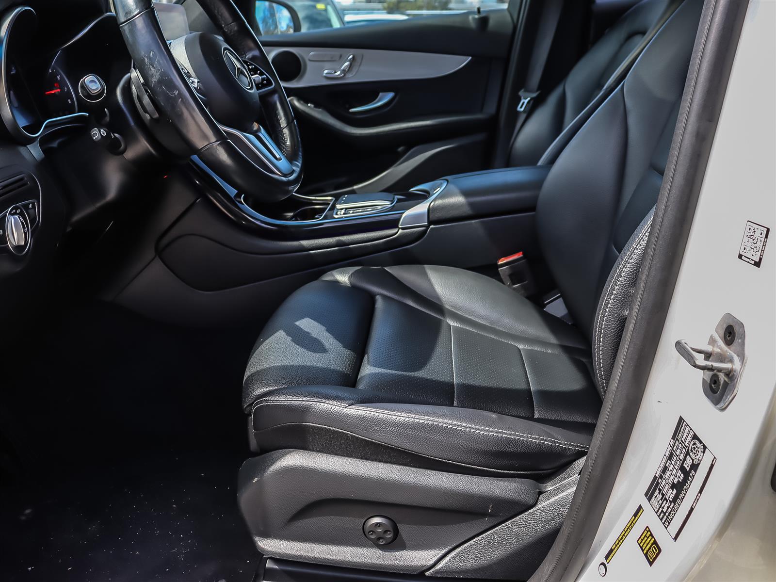 used 2022 Mercedes-Benz GLC 300 car