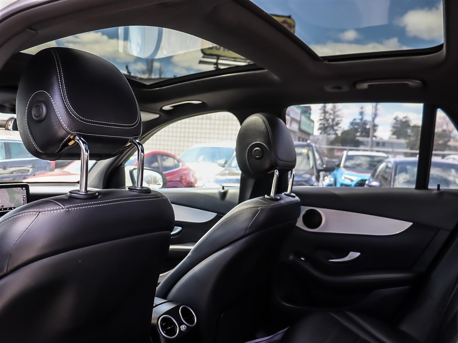 used 2022 Mercedes-Benz GLC 300 car