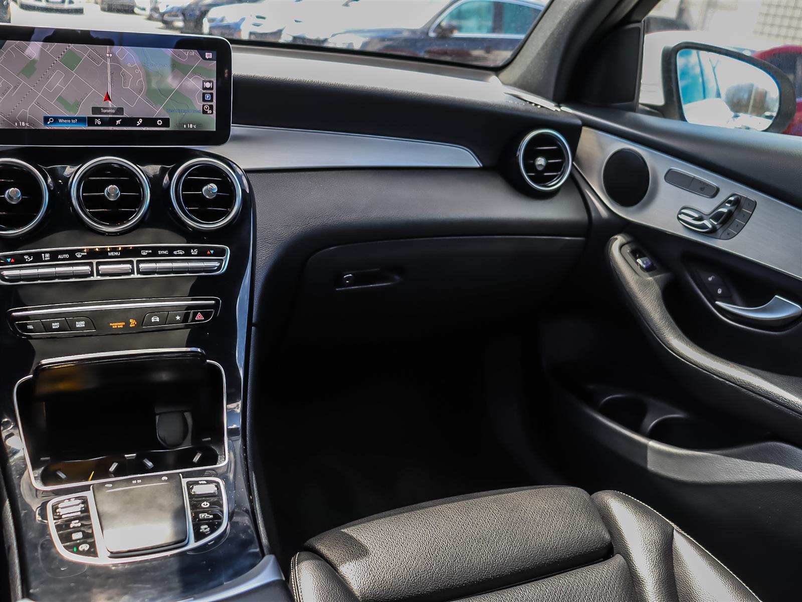 used 2022 Mercedes-Benz GLC 300 car