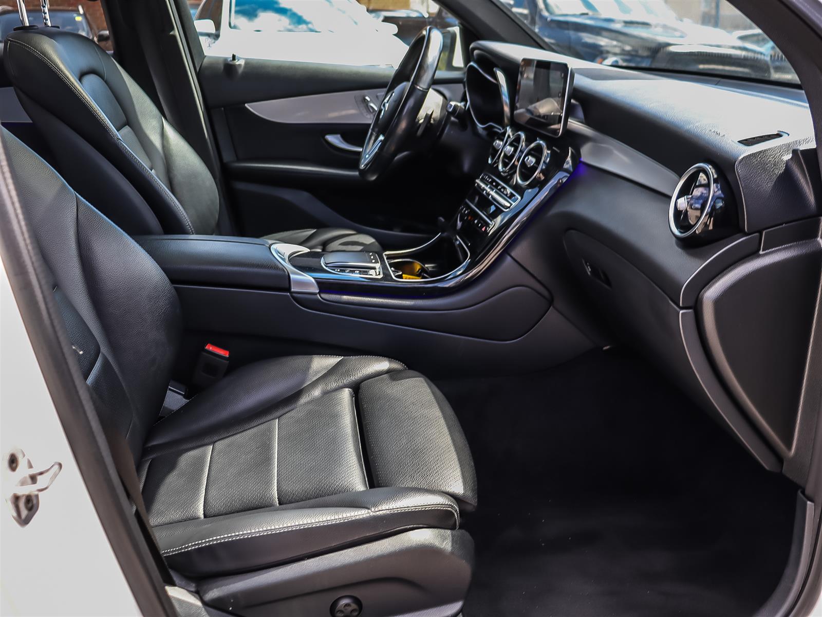 used 2022 Mercedes-Benz GLC 300 car