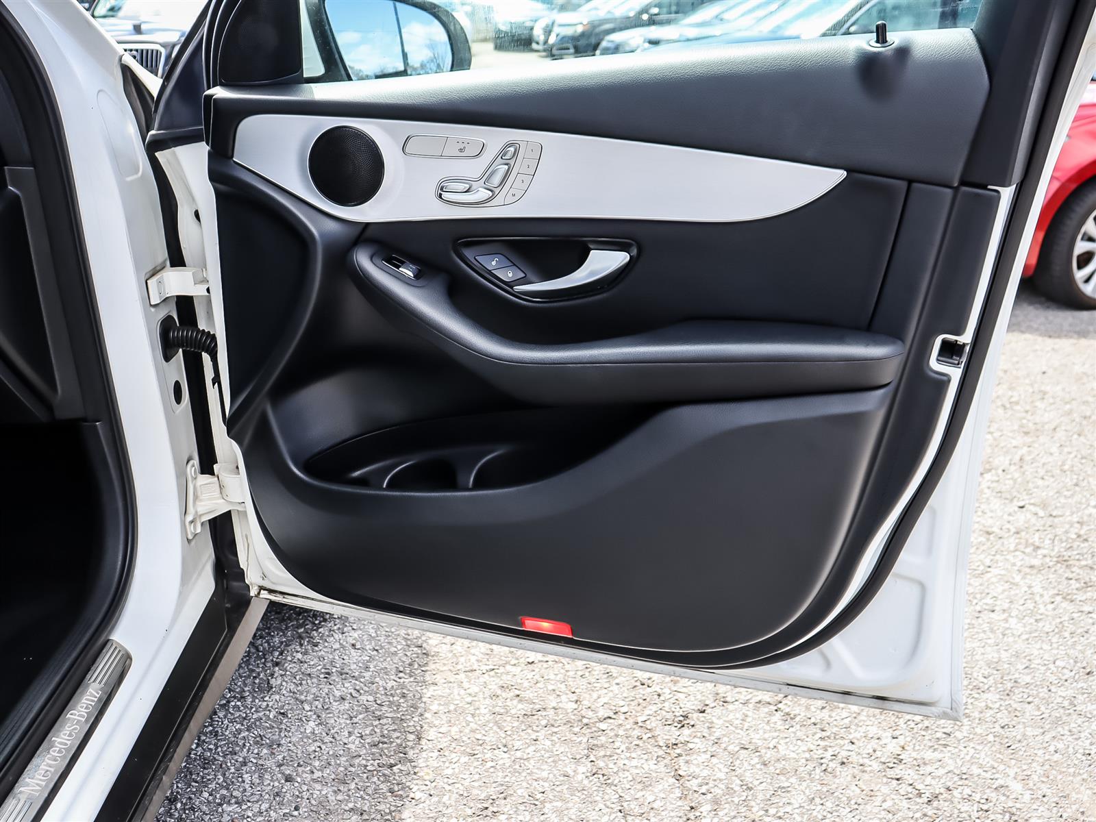 used 2022 Mercedes-Benz GLC 300 car